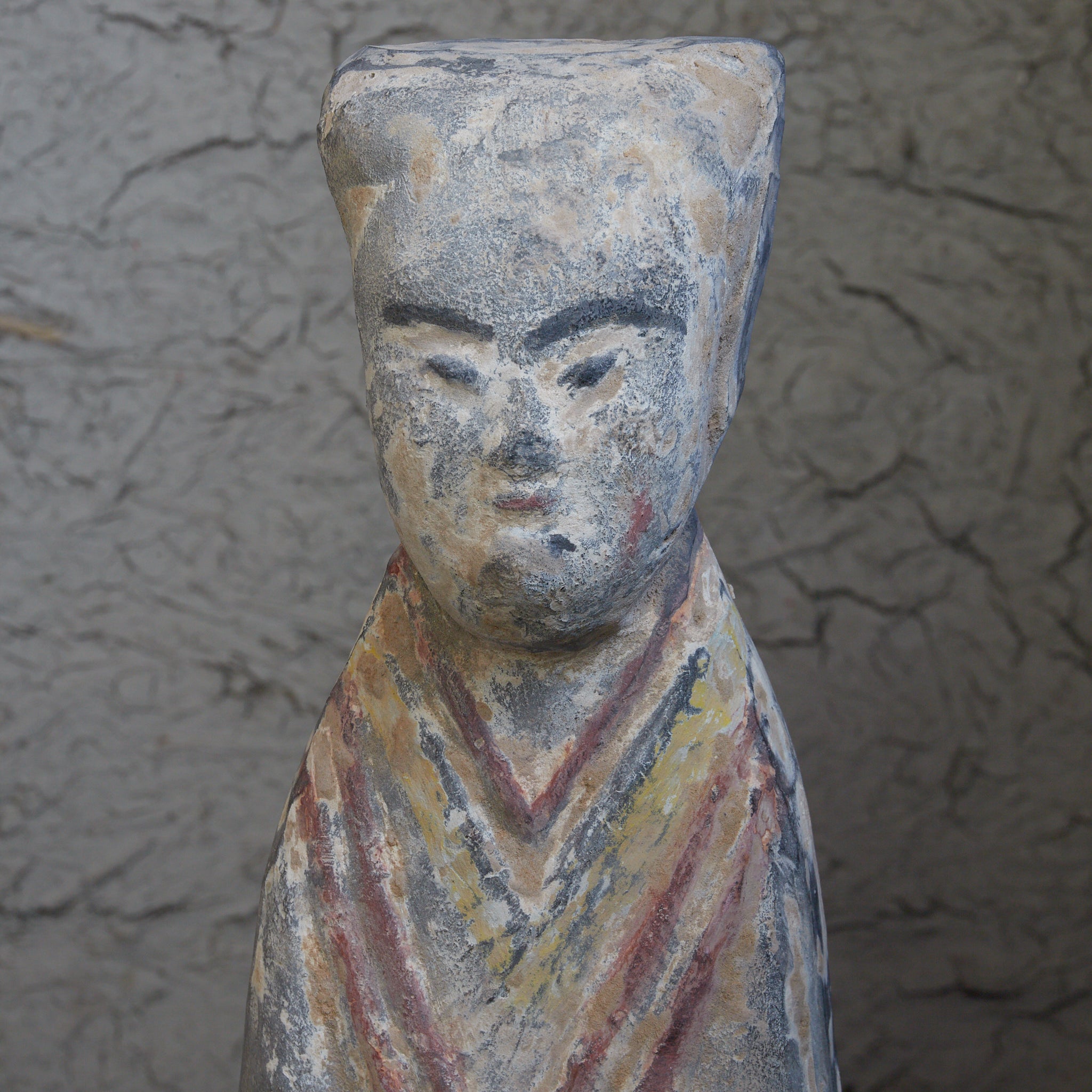 漢代 灰陶加彩 女子俑(206BCE–220CE)