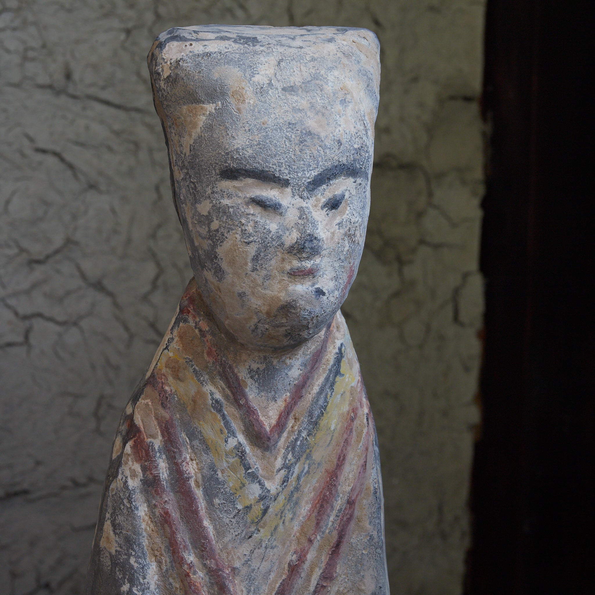 漢代 灰陶加彩 女子俑(206BCE–220CE)
