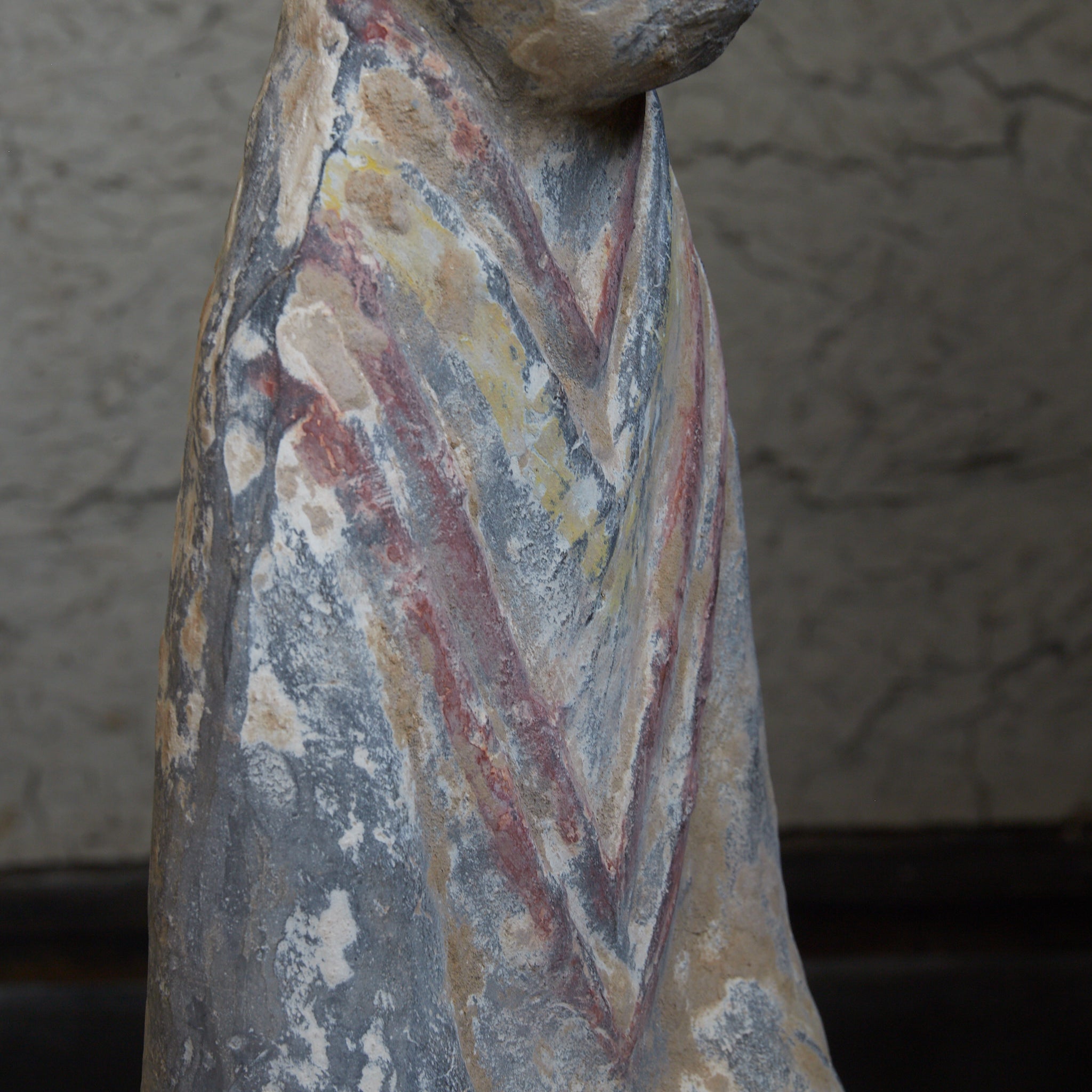 漢代 灰陶加彩 女子俑(206BCE–220CE)