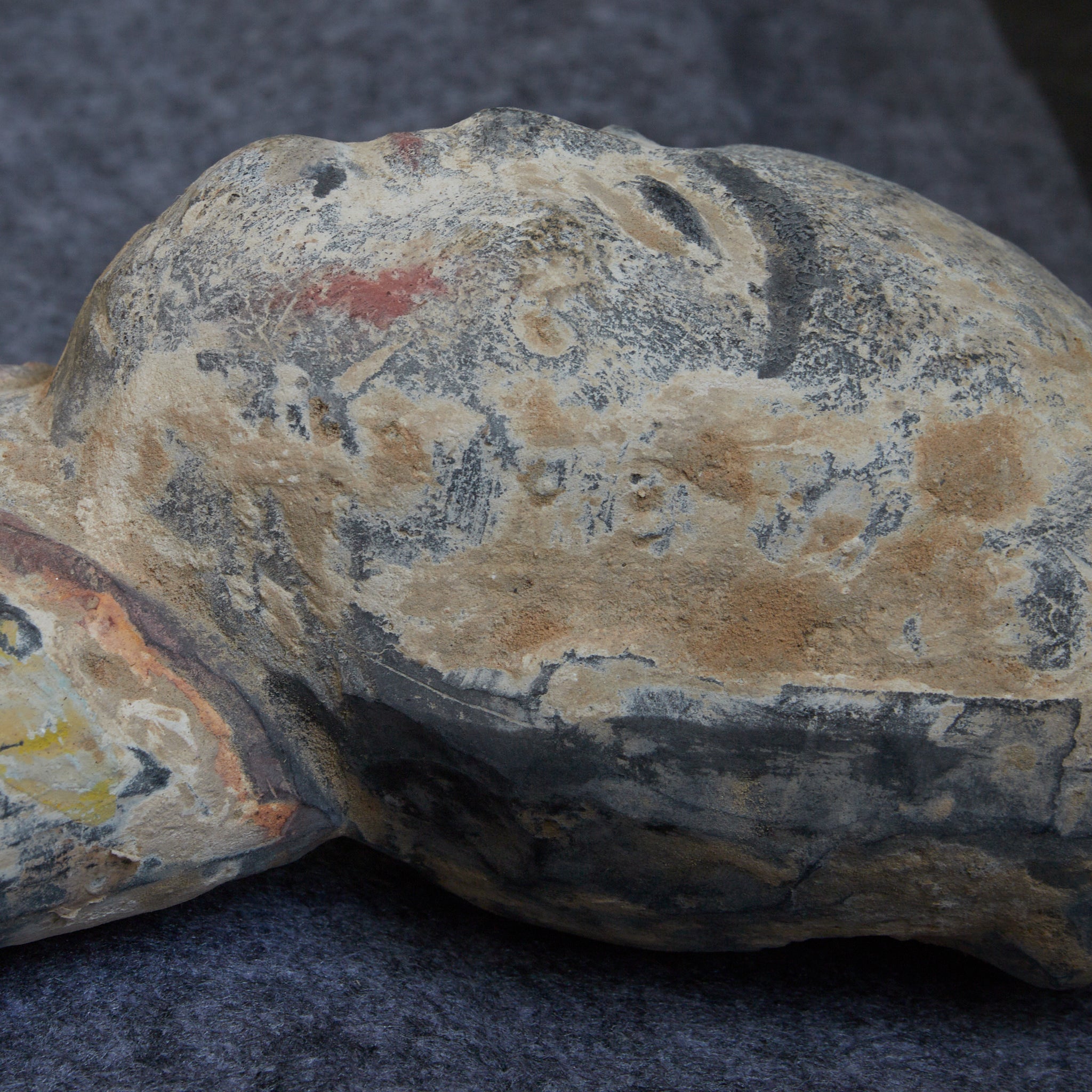 漢代 灰陶加彩 女子俑(206BCE–220CE)