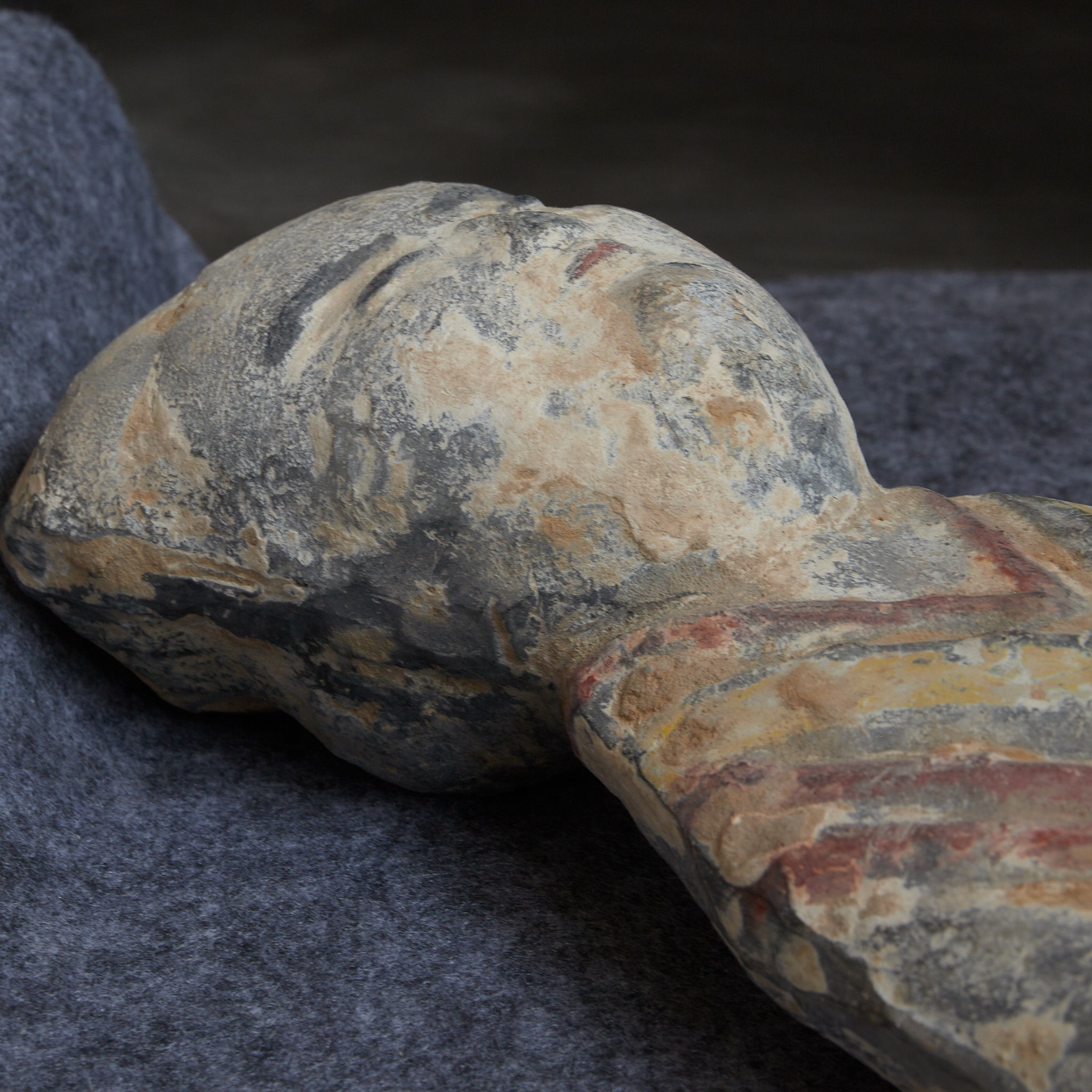 漢代 灰陶加彩 女子俑(206BCE–220CE)