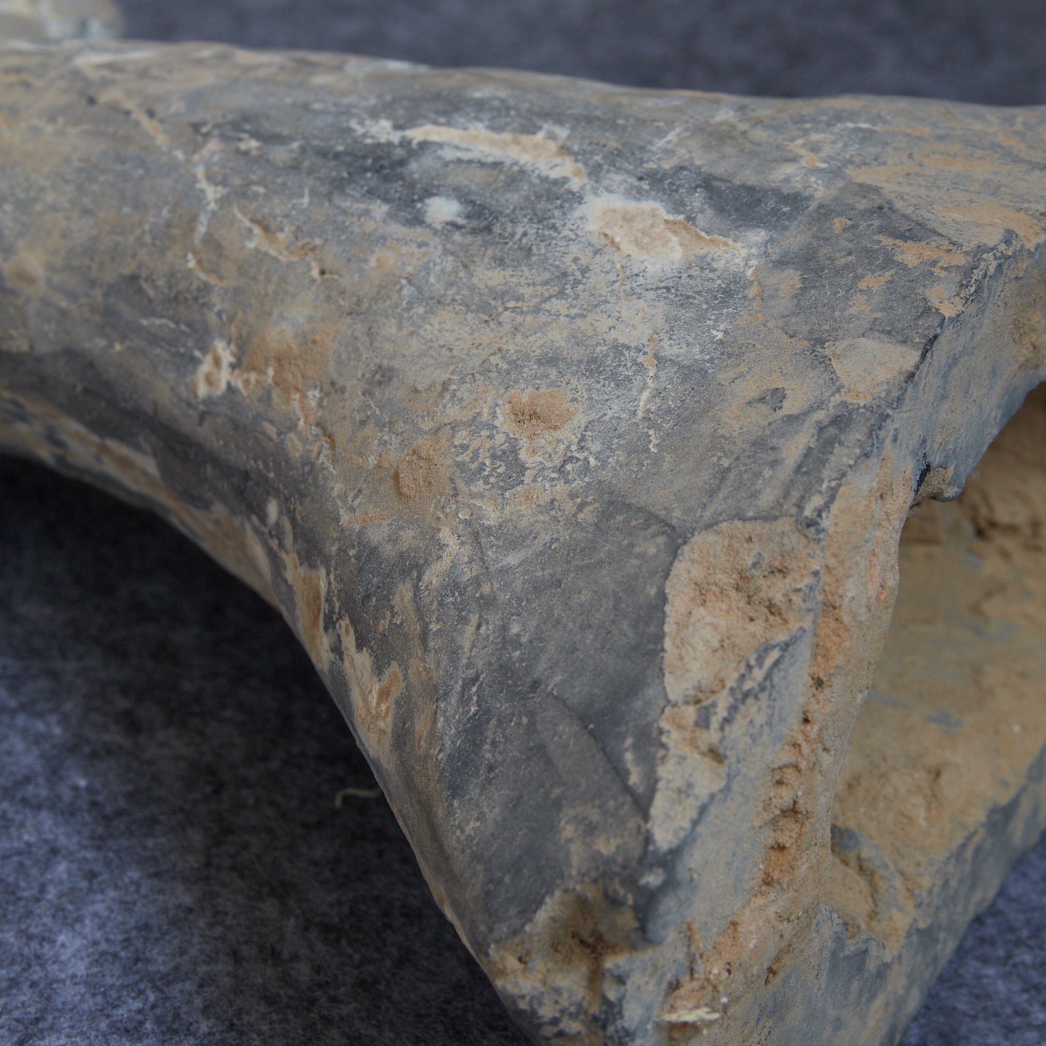 漢代 灰陶加彩 女子俑(206BCE–220CE)
