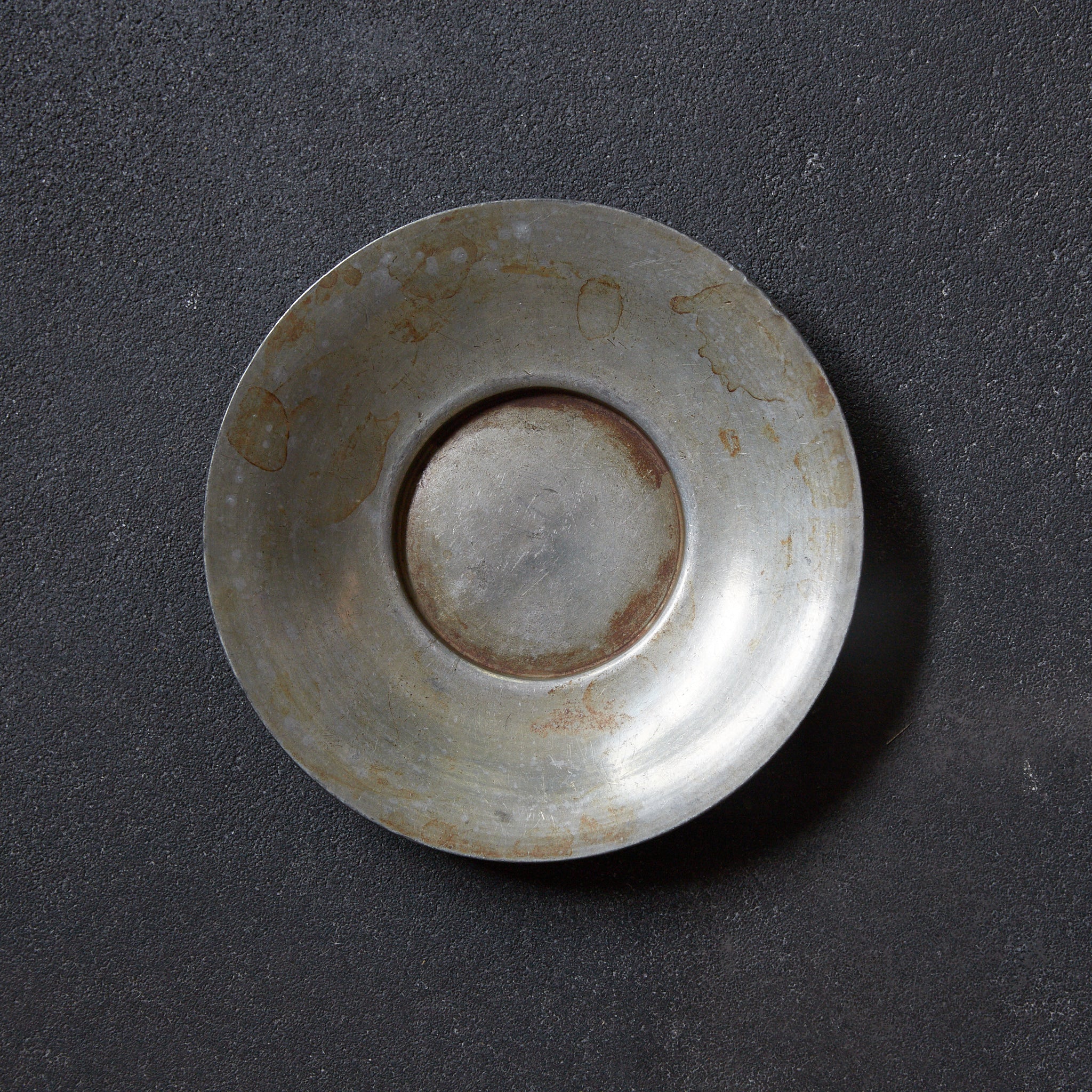 PIATTINO ROTONDO DI STAGNO ANTICO, Marcato, set da 5, Dinastia Qing(1616–1911 d.C.)