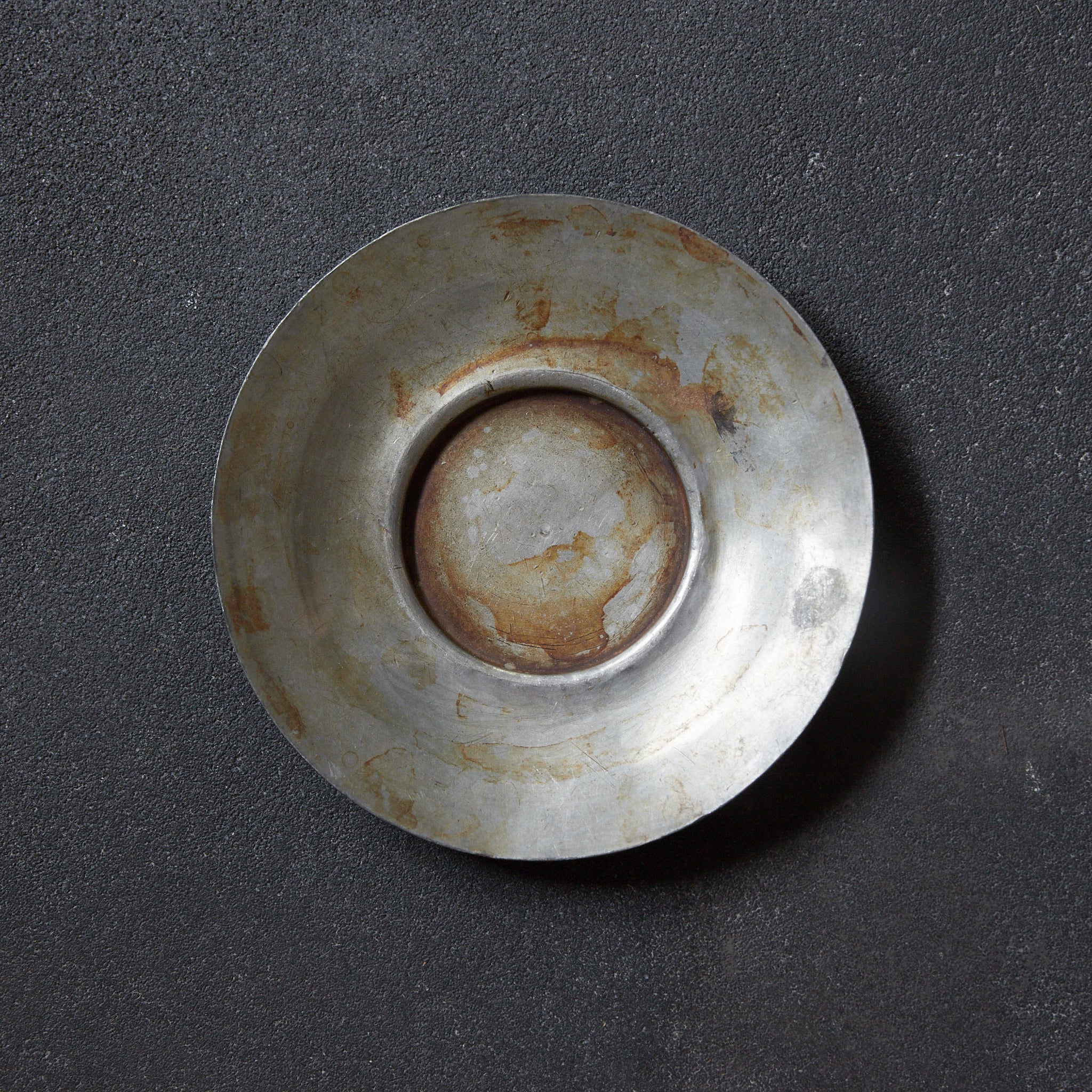 PIATTINO ROTONDO DI STAGNO ANTICO, Marcato, set da 5, Dinastia Qing(1616–1911 d.C.)