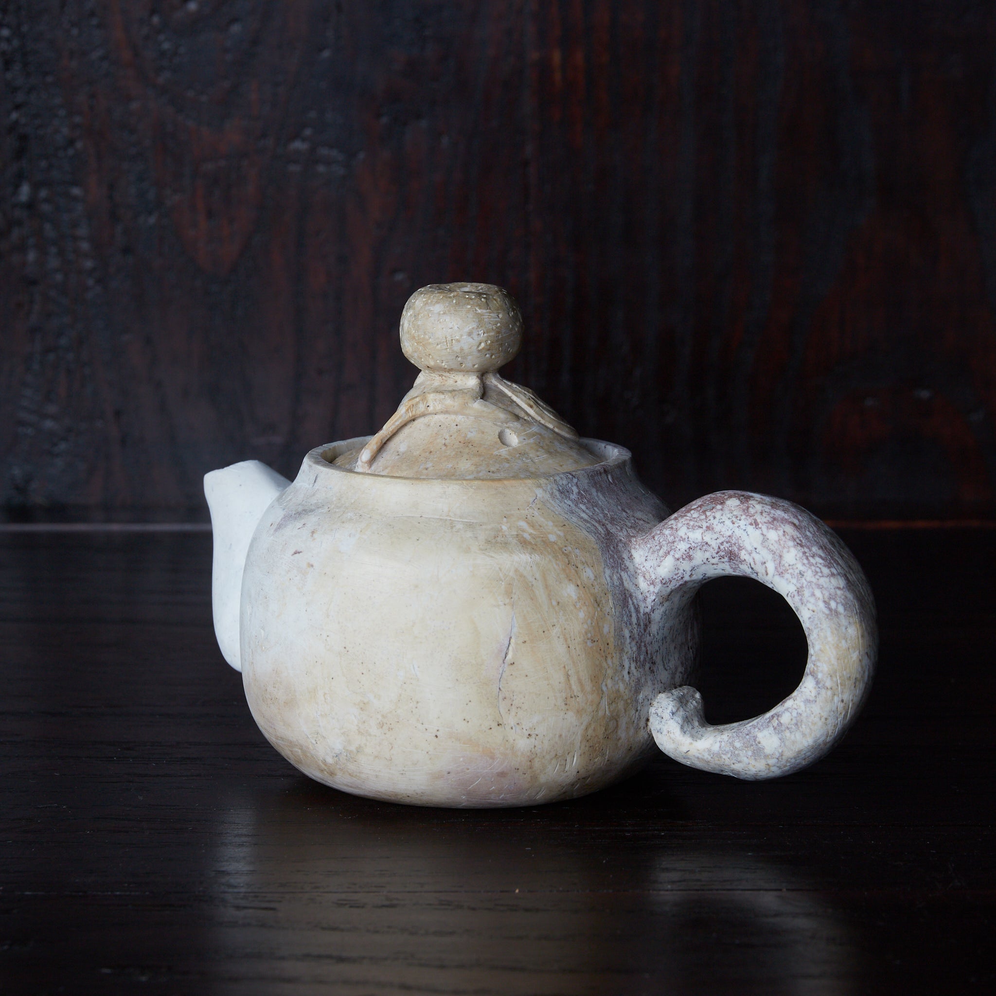 清代 石彫葉刻文茶壺(急須)(1616–1911CE)