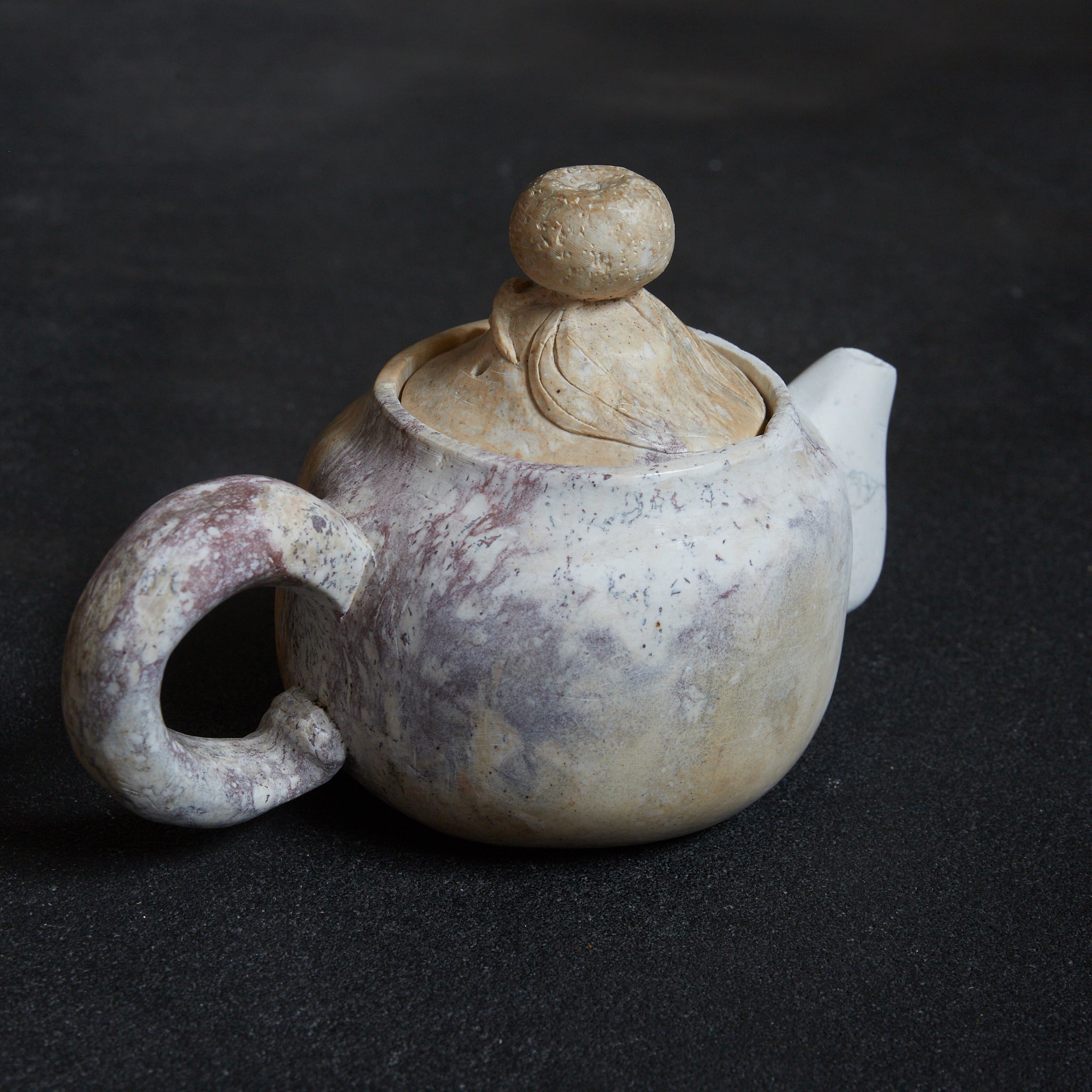 清代 石彫葉刻文茶壺(急須)(1616–1911CE)