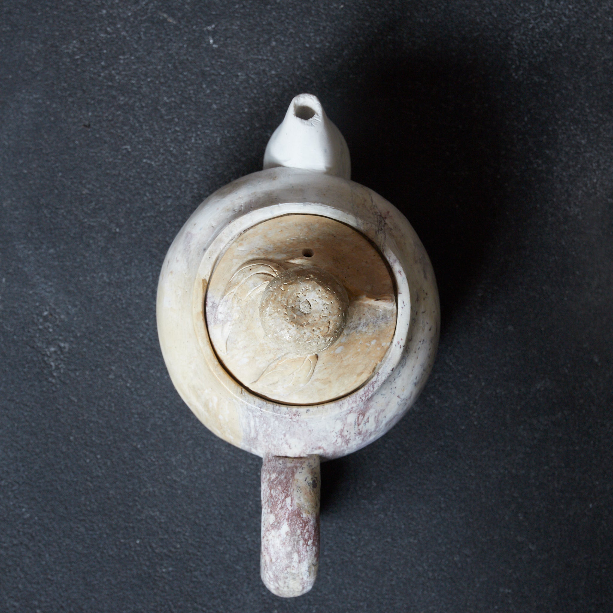 清代 石彫葉刻文茶壺(急須)(1616–1911CE)