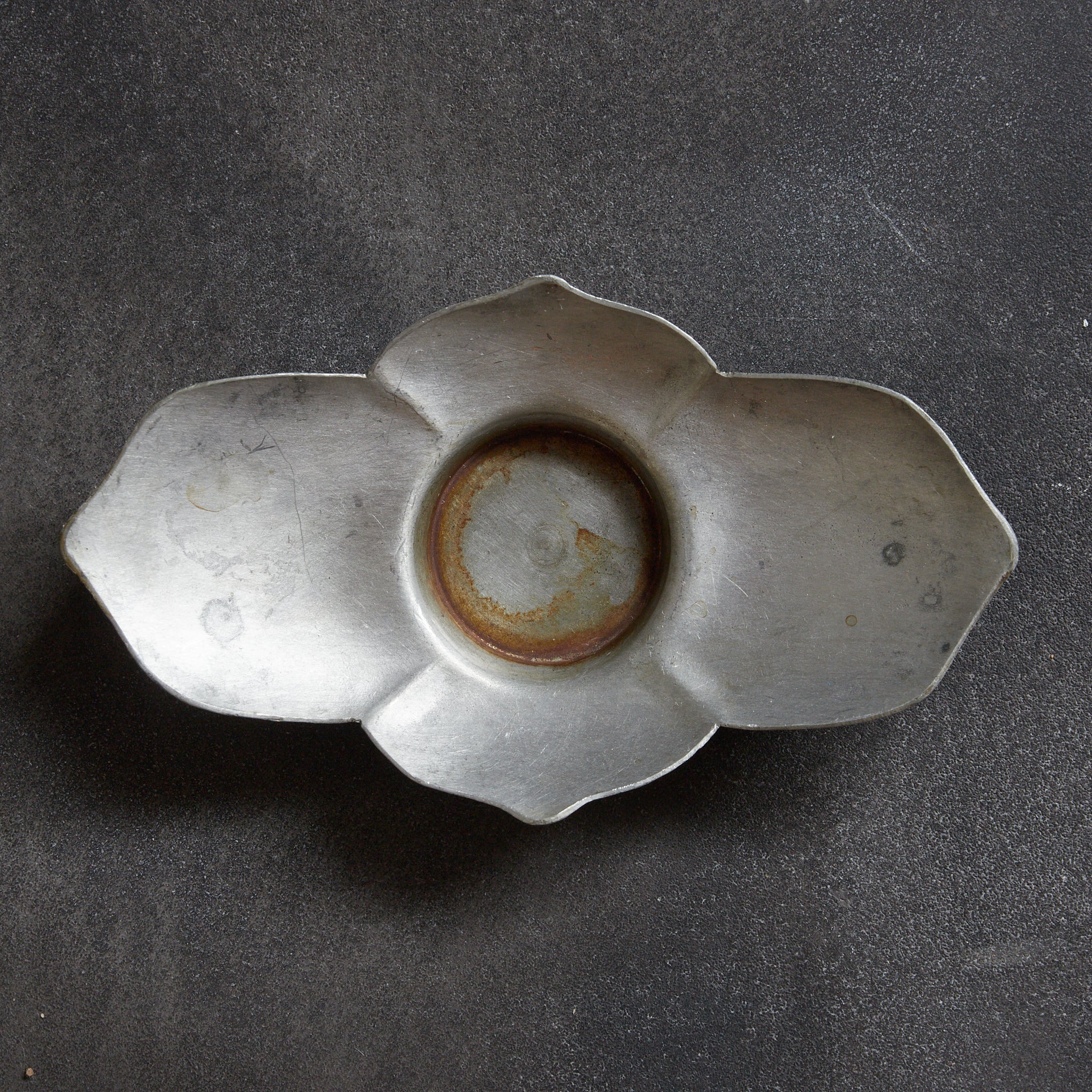 清代 古錫輪花形茶托 5客揃 在銘(1616–1911CE)