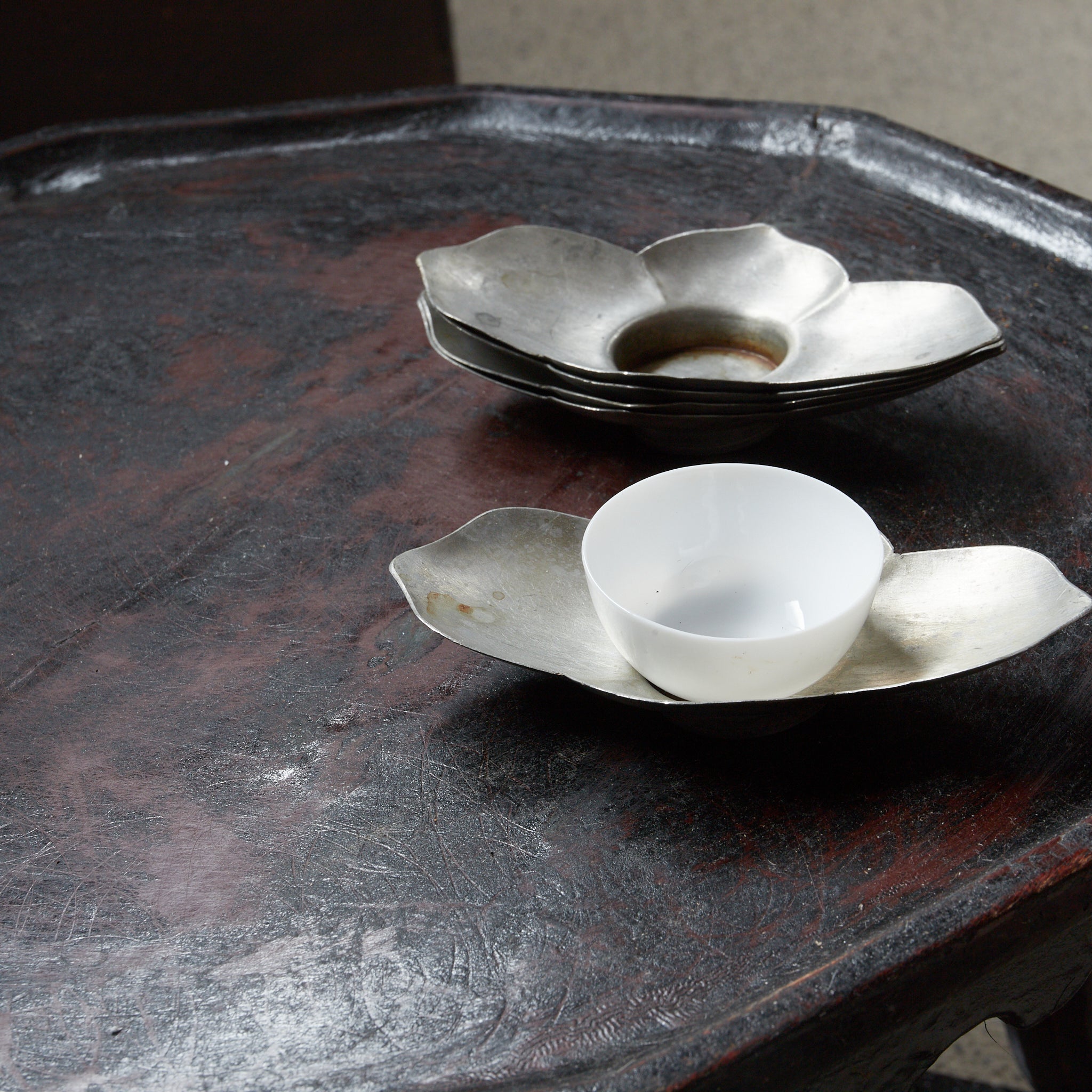 清代 古錫輪花形茶托 5客揃 在銘(1616–1911CE)