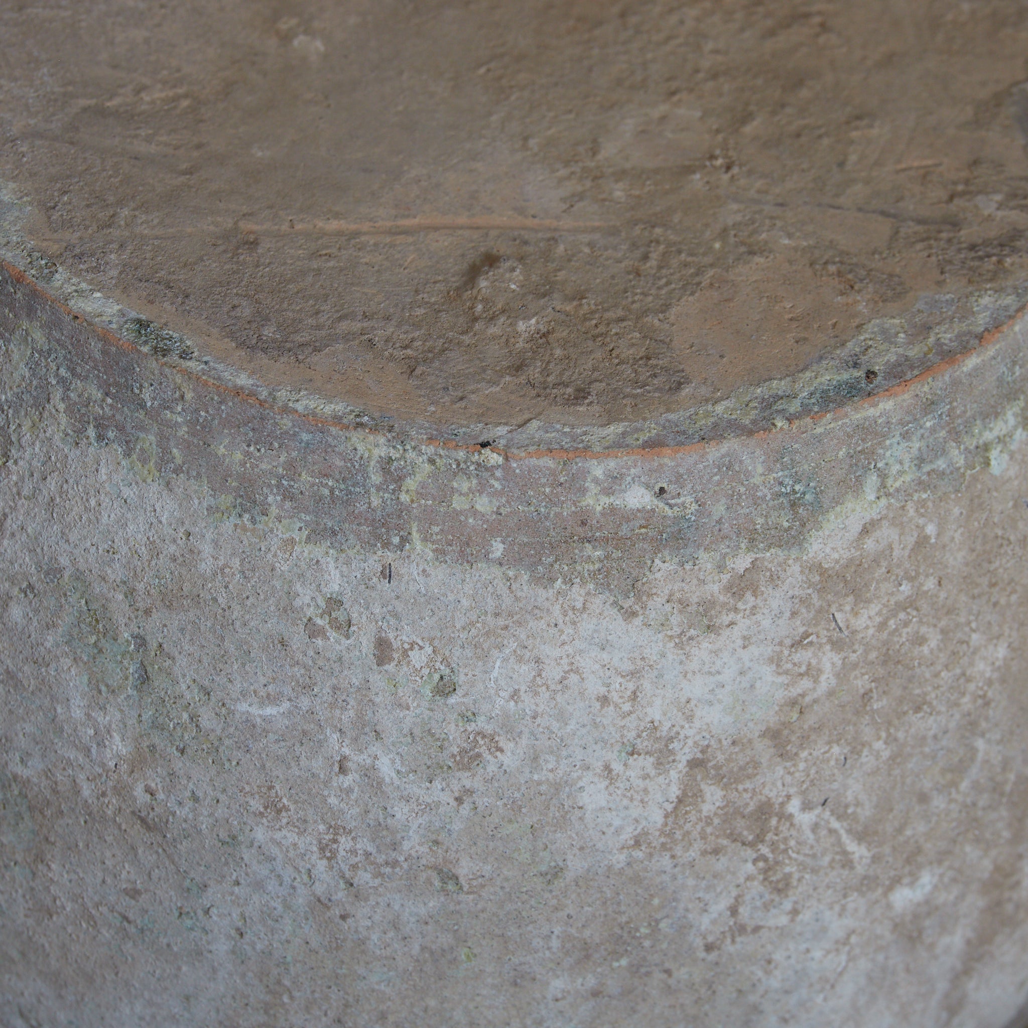 KLEINES GEFÄSS, Irisierend grün glasiert, Han-Dynastie(206 v. Chr.–220 n. Chr.)