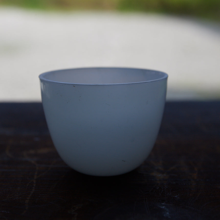 MILCHGLÄSERNER BECHER, Meiji–Taisho-Zeit (1868–1926 n. Chr.)