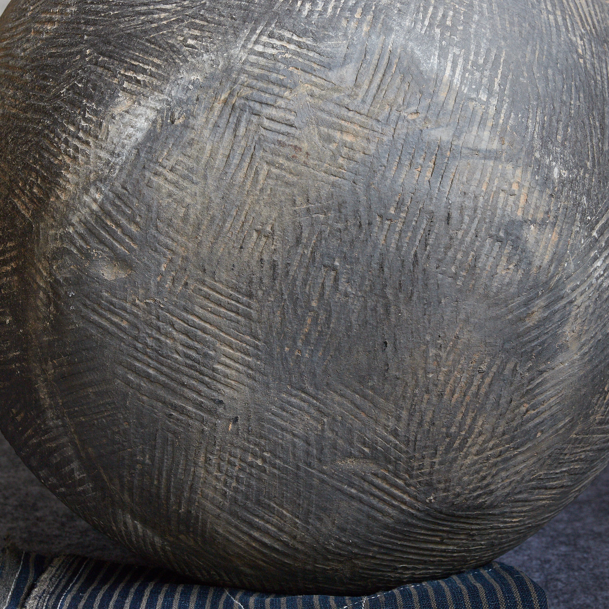 جرة، سوزو، بـ زخرفة مضغوطة ، فترة كاماكورا(1185–1333 ميلاديًا)