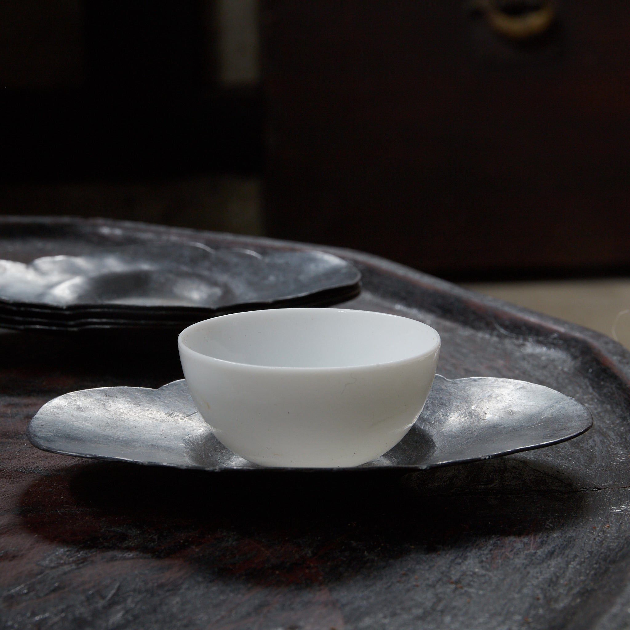 ANCIENNE SOUCOUPE EN FLEUR LOBÉE EN ÉTAIN, Marqué, ensemble de 5, Dynastie Qing(1616–1911 apr. J.-C.)