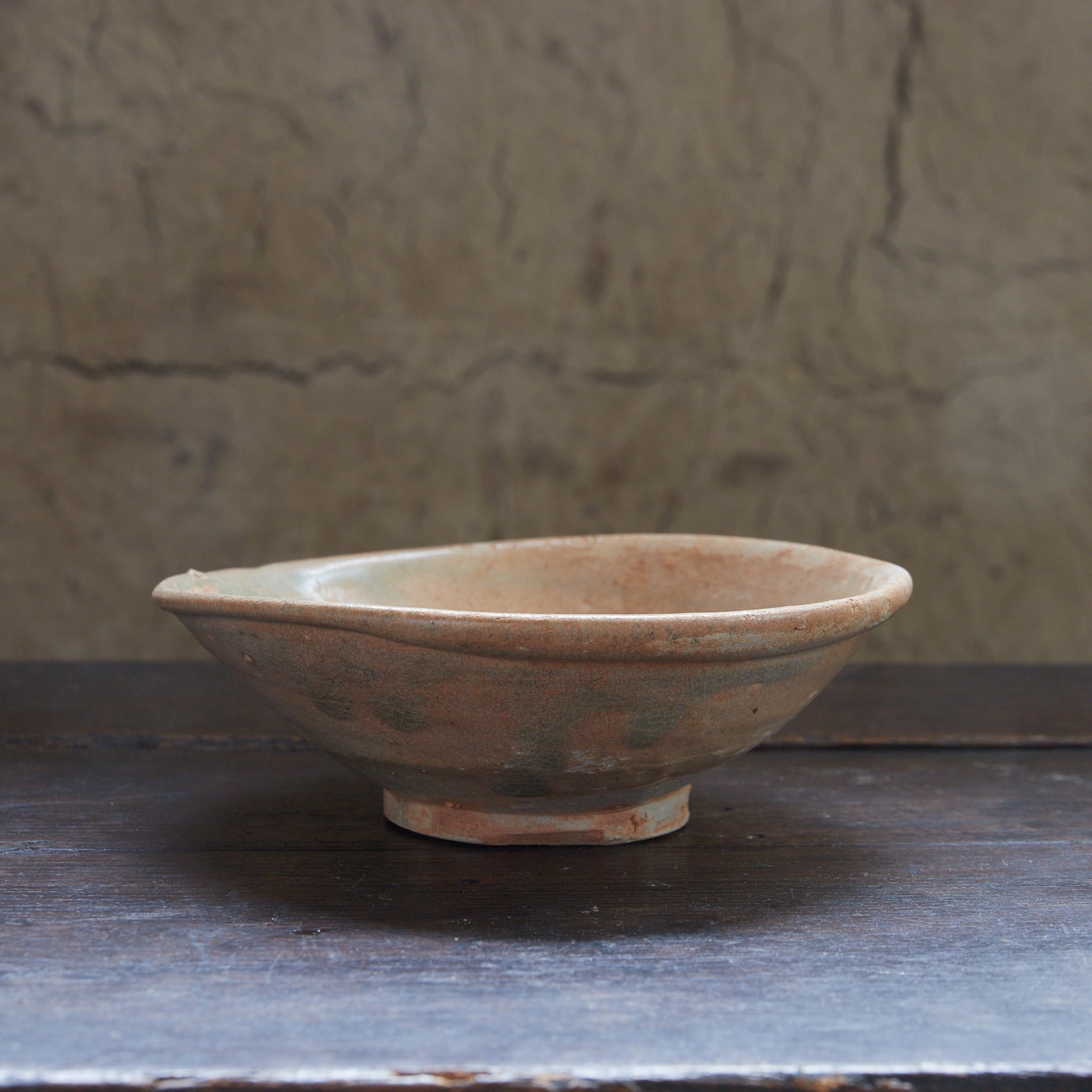 宋代 越州窯 青釉碗(960–1279CE)