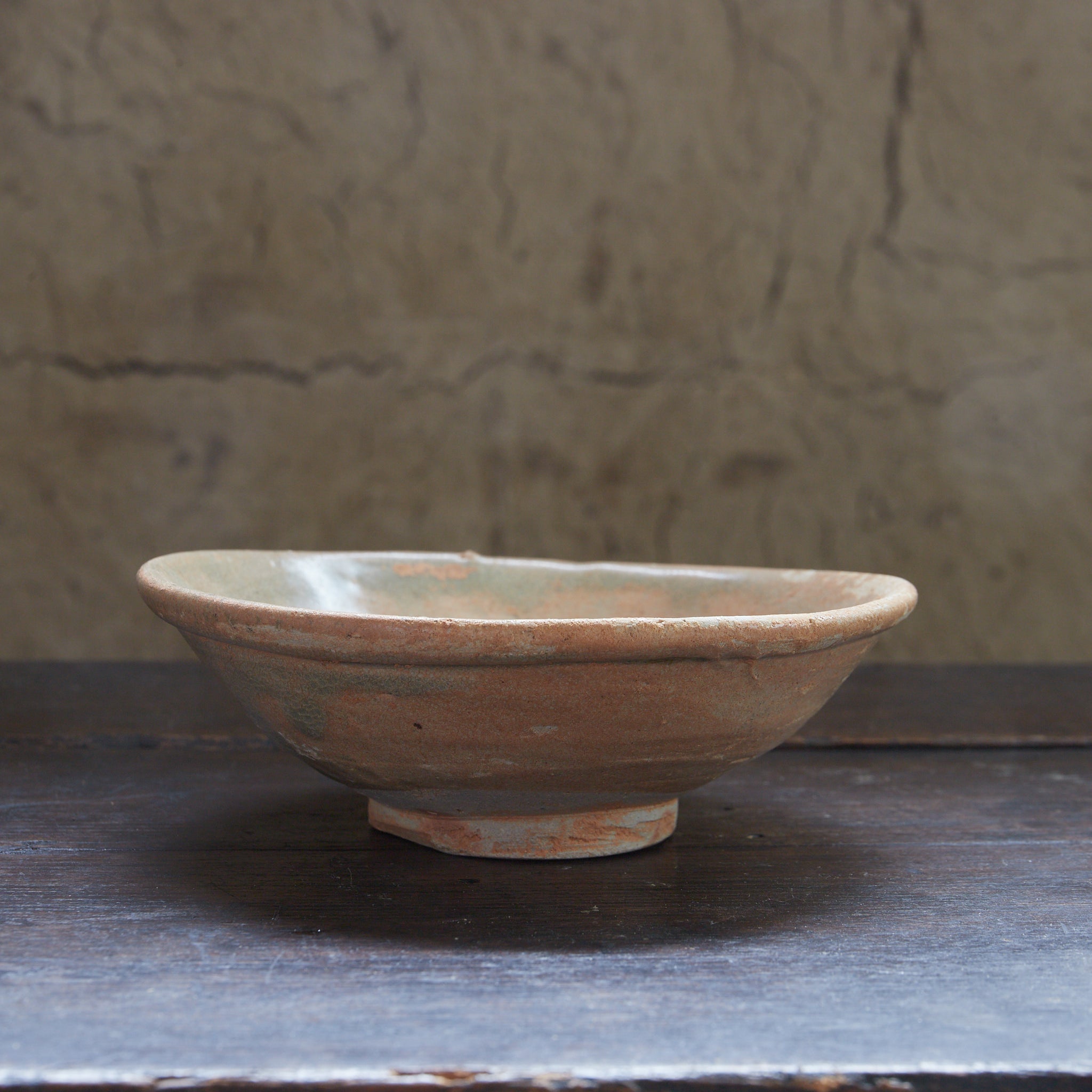 宋代 越州窯 青釉碗(960–1279CE)