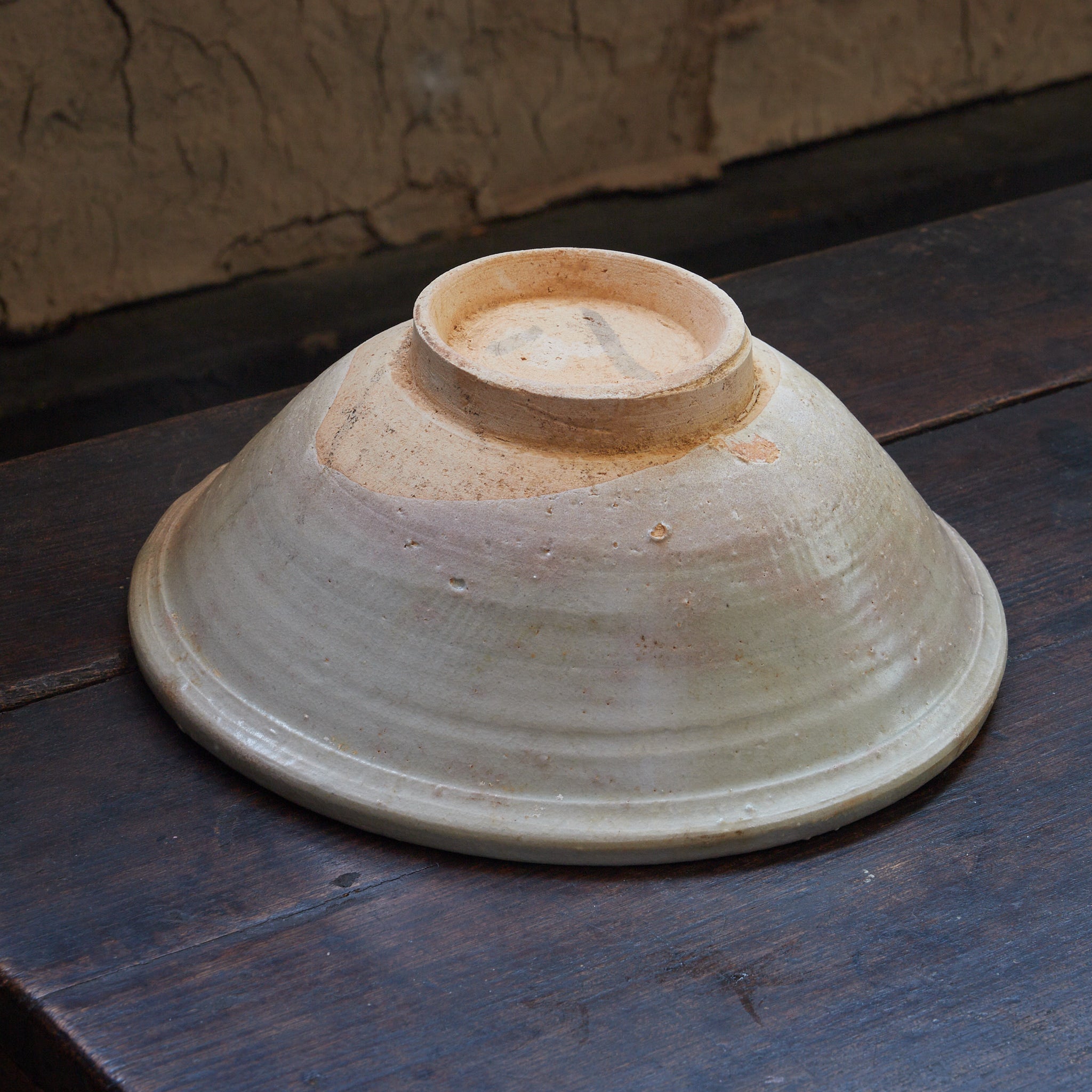 宋代–元代 薄紅手白釉茶碗(960–1368CE)