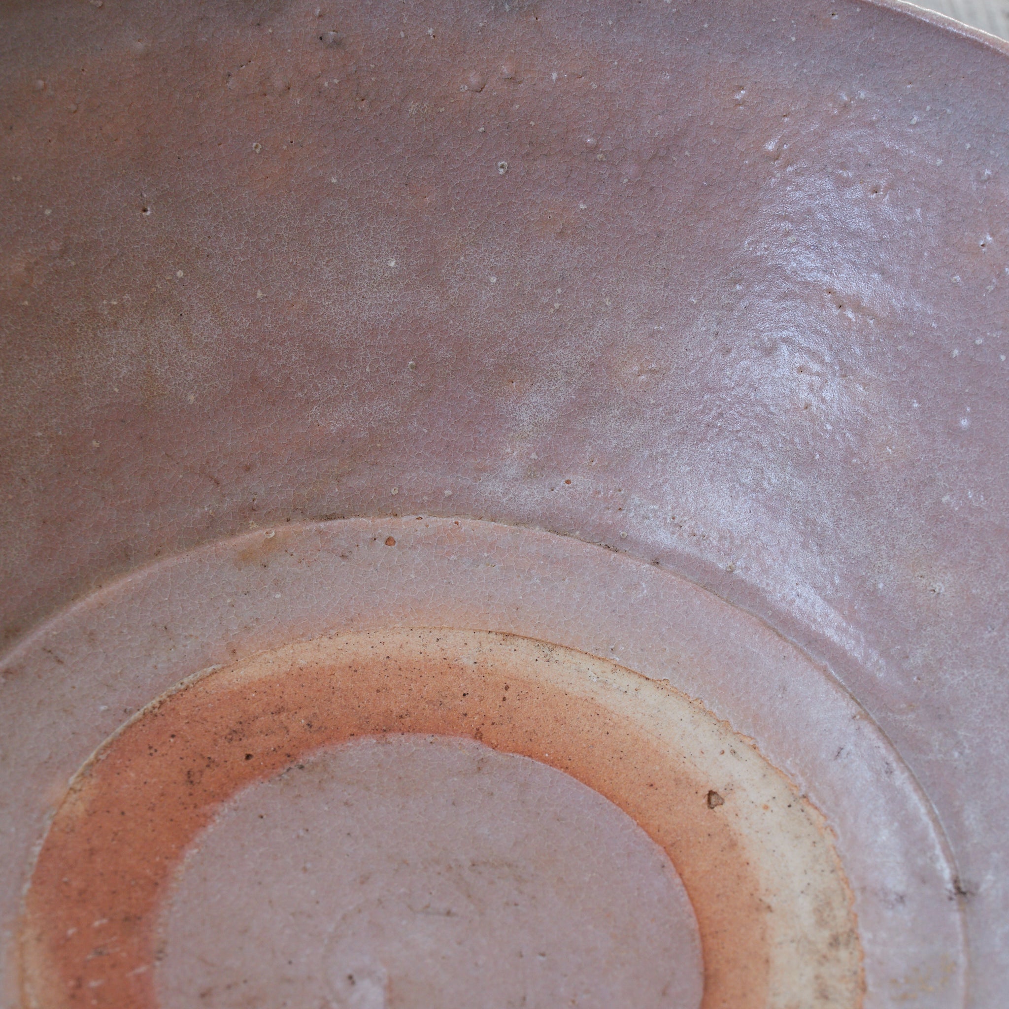 宋代–元代 薄紅手白釉茶碗(960–1368CE)