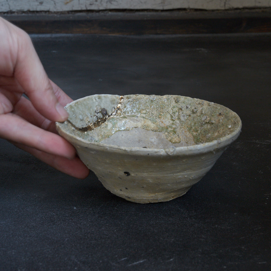 YAMACHAWAN (BERGSCHALE), Sanage, ascheglasiert, A, Kamakura-Zeit (1185–1333 n. Chr.)