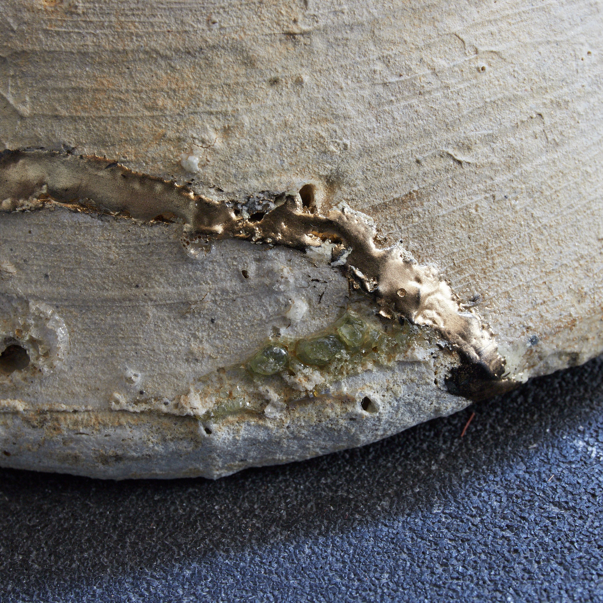 YAMACHAWAN (BERGSCHALE), Sanage, ascheglasiert, A, Kamakura-Zeit (1185–1333 n. Chr.) | Detailansicht 18