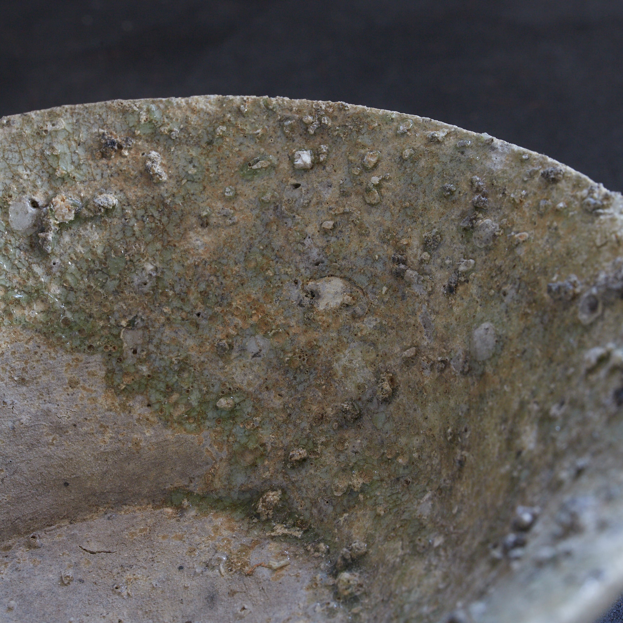 YAMACHAWAN (BERGSCHALE), Sanage, ascheglasiert, A, Kamakura-Zeit (1185–1333 n. Chr.) | Detailansicht 25