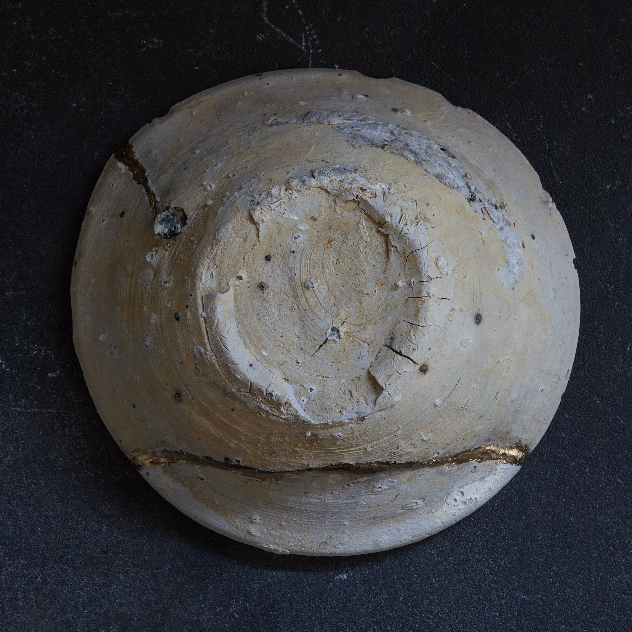 YAMACHAWAN (BERGSCHALE), Sanage, ascheglasiert, B, Kamakura-Zeit (1185–1333 n. Chr.) | Detailansicht 3
