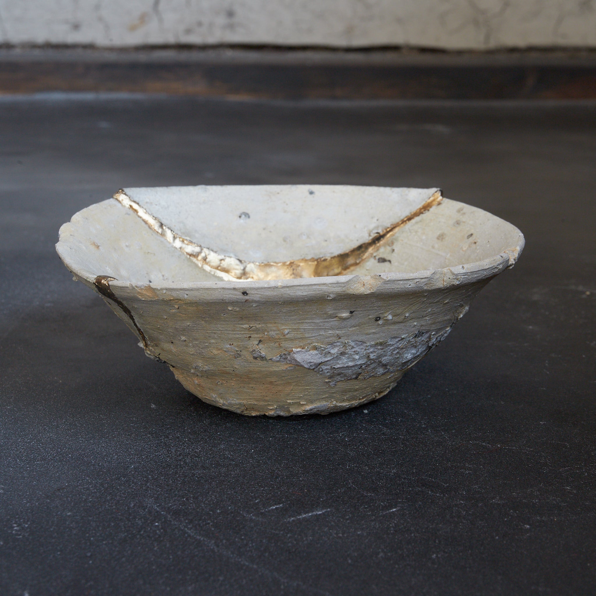 YAMACHAWAN (MOUNTAIN TEA BOWL), Sanage, ash-glazed, B, Kamakura Period (1185–1333 CE) | Detail image 9