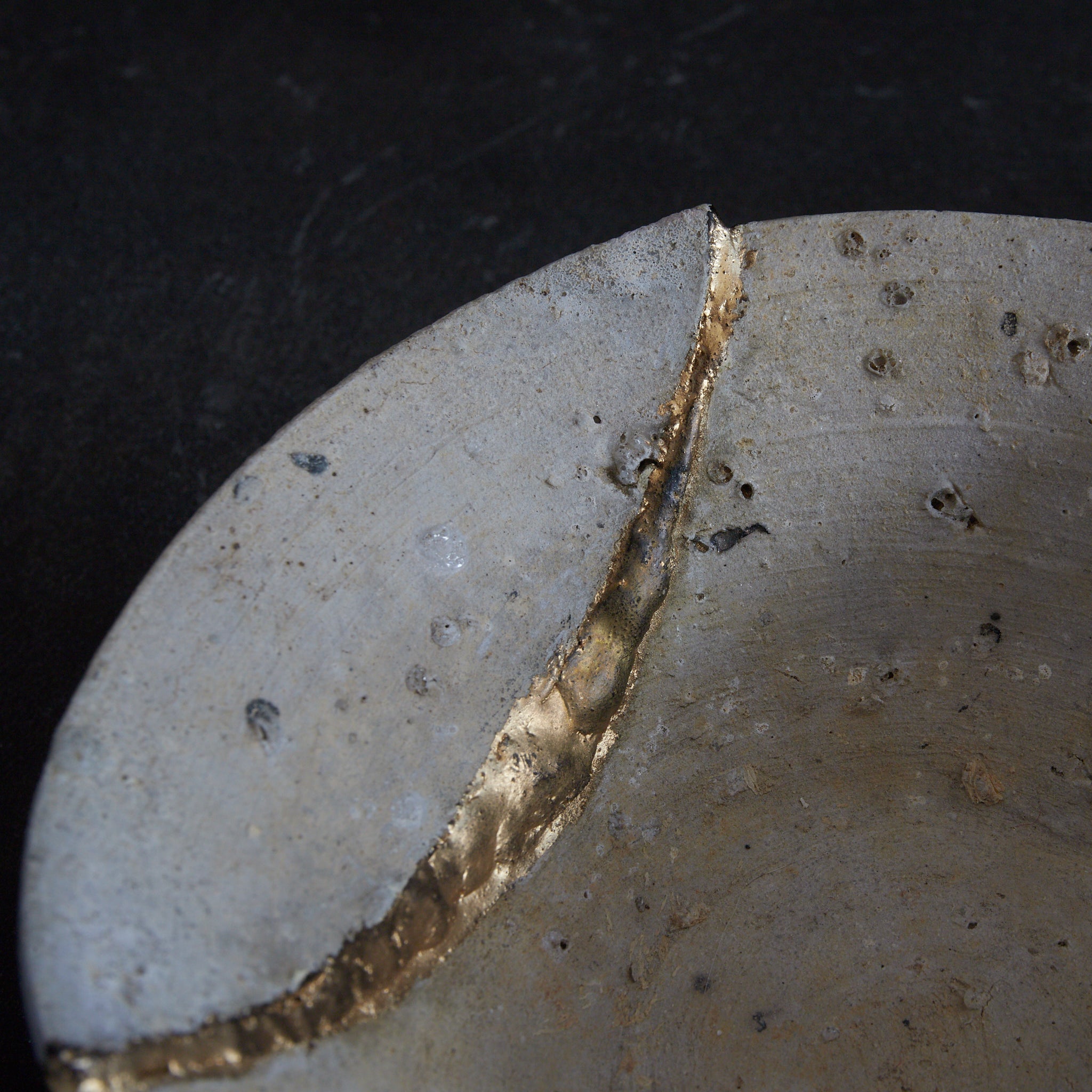 YAMACHAWAN (MOUNTAIN TEA BOWL), Sanage, ash-glazed, B, Kamakura Period (1185–1333 CE) | Detail image 10