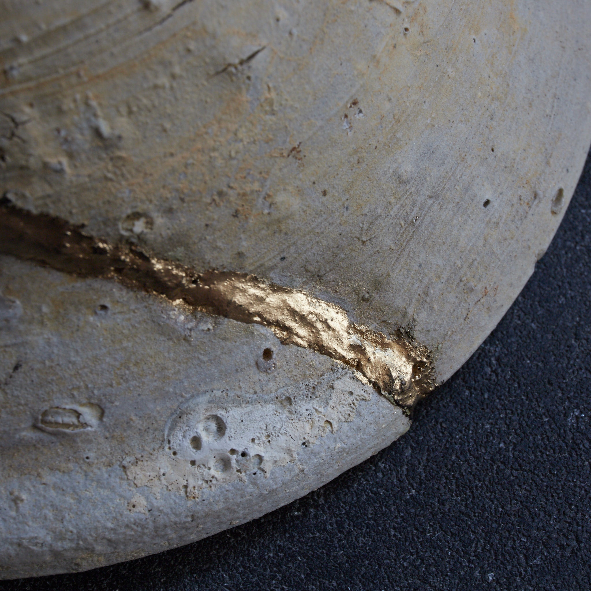 YAMACHAWAN (BERGSCHALE), Sanage, ascheglasiert, B, Kamakura-Zeit (1185–1333 n. Chr.) | Detailansicht 23