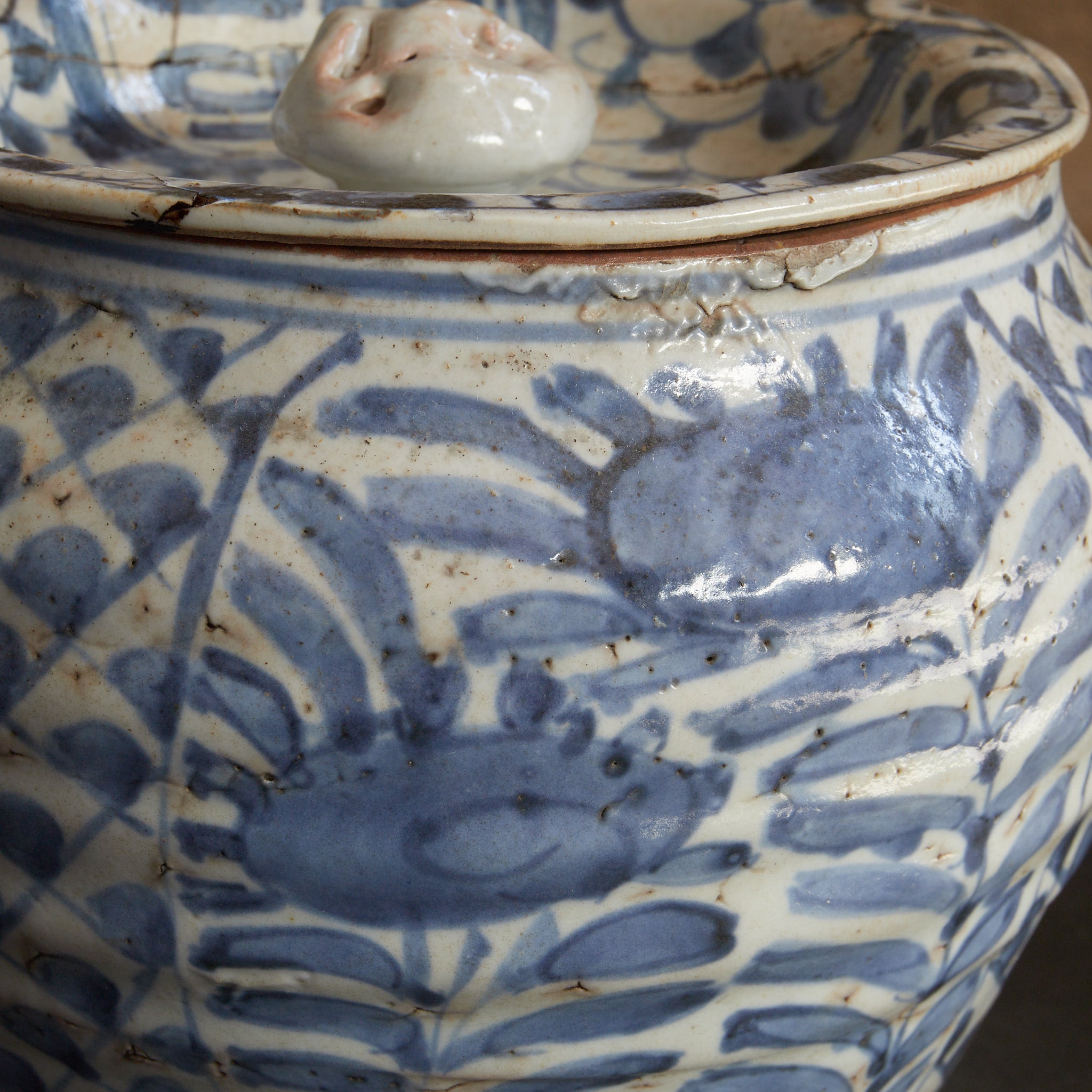明代 古染付 魚鱗花卉文蓋壺 水指(1368–1644CE) | Detailansicht 37
