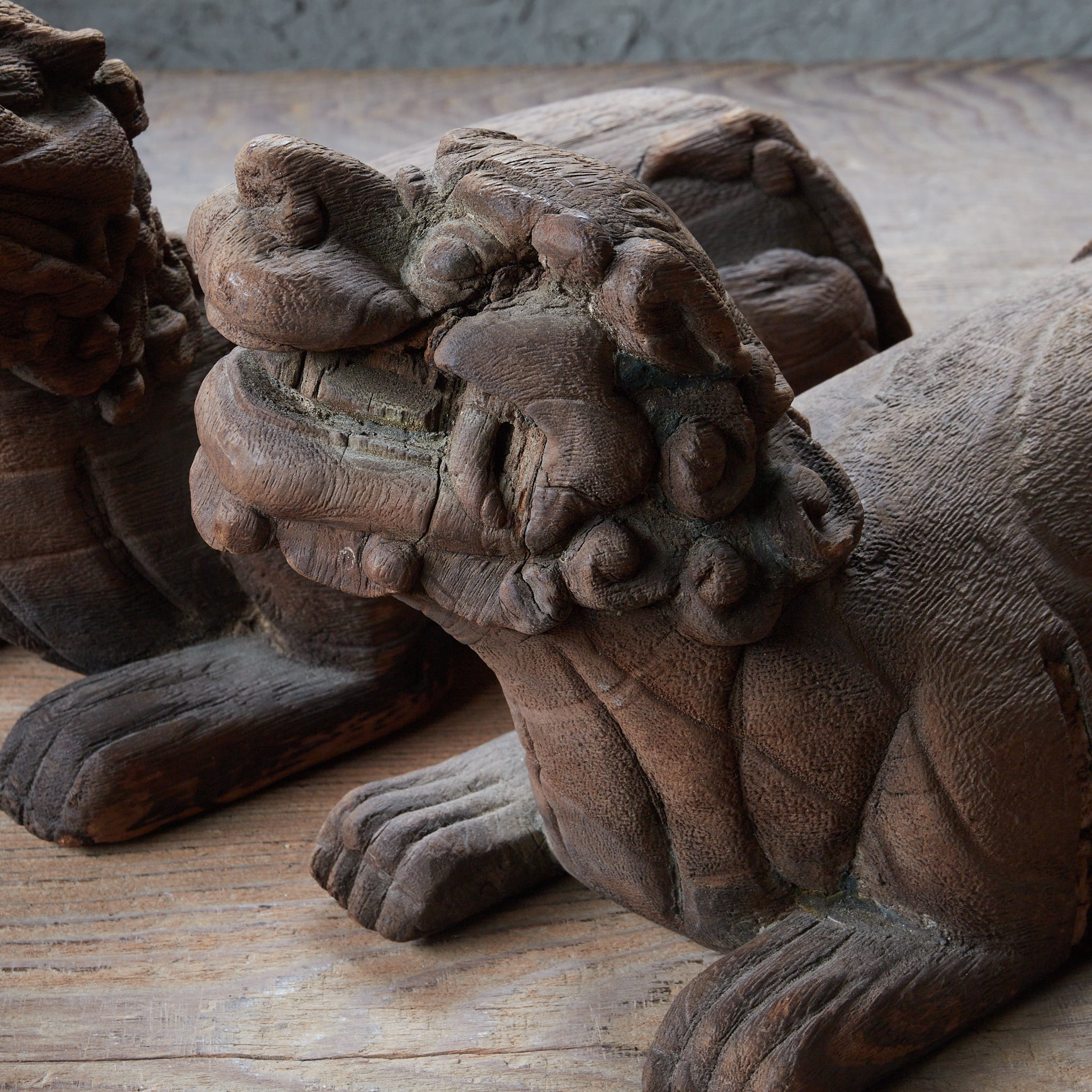 FIGURES DE LIONS A-UN EN BOIS, Paire, Dynastie Joseon (1392–1897 apr. J.-C.) | Image de détail 52