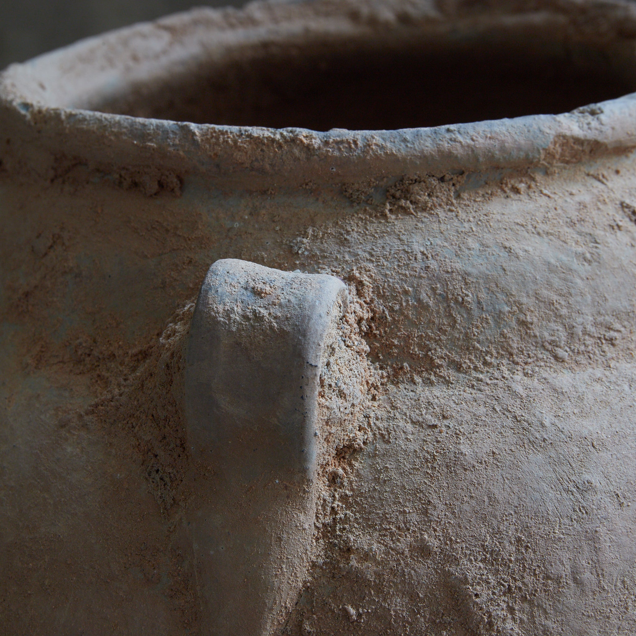 MELONENRIPPENFÖRMIGES ZWEIHENKELGEFÄSS, Blaugrün glasiert, Tang–Song-Zeit (618–1279 n. Chr.) | Detailansicht 14