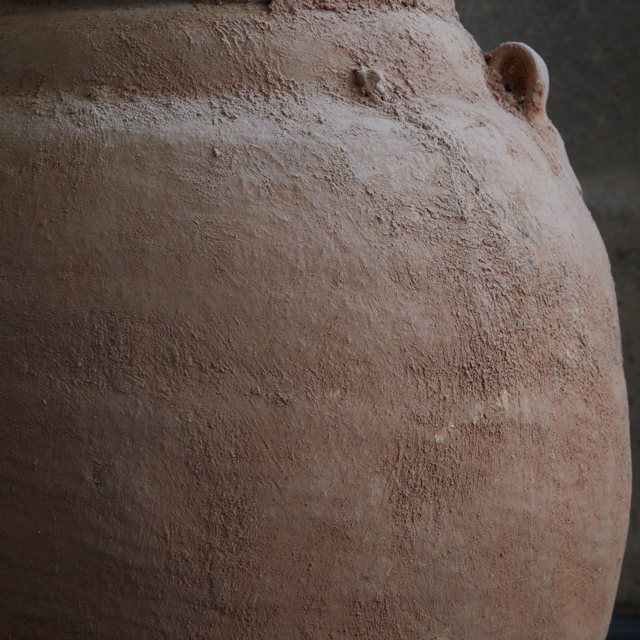 MELONENRIPPENFÖRMIGES ZWEIHENKELGEFÄSS, Blaugrün glasiert, Tang–Song-Zeit (618–1279 n. Chr.) | Detailansicht 29