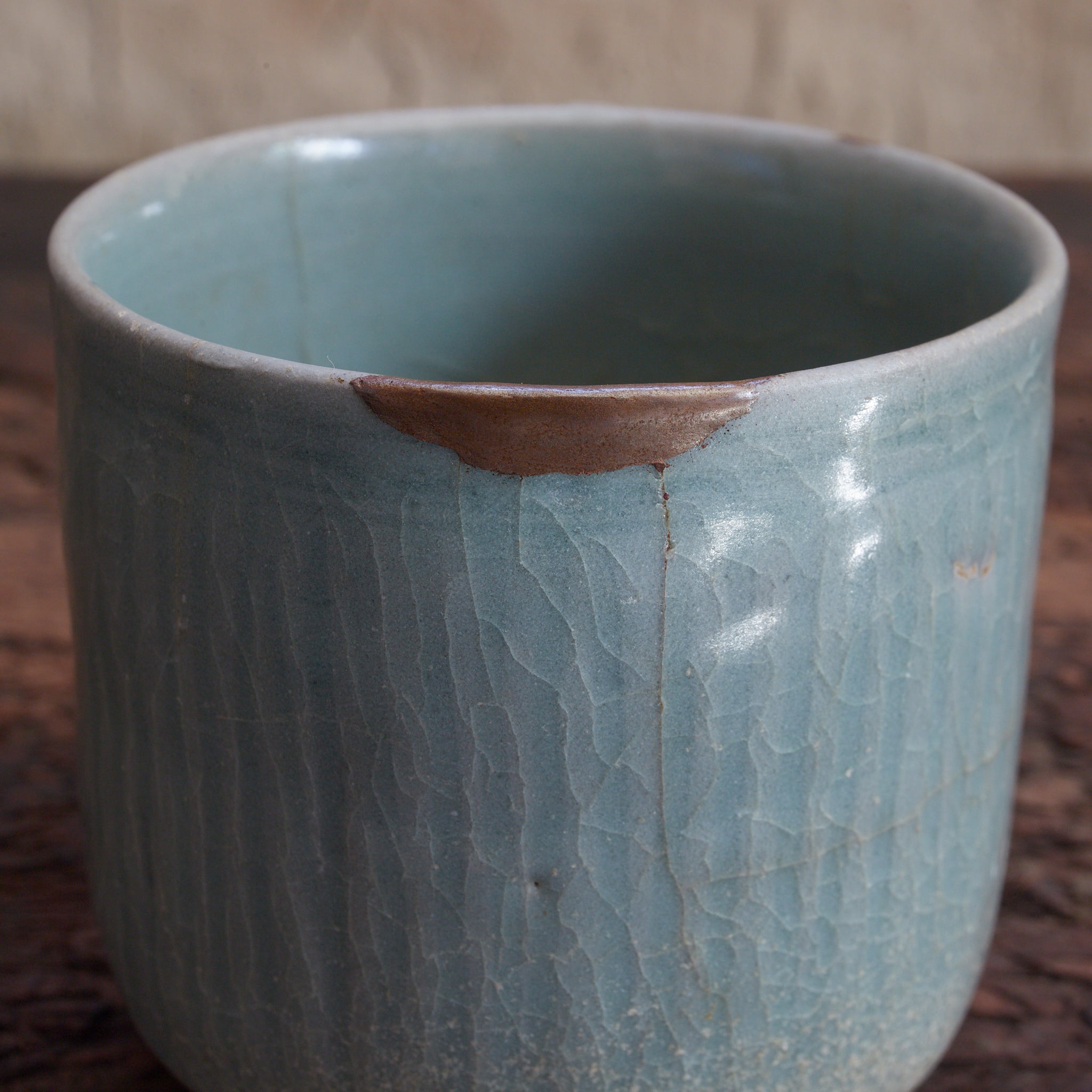 GOBELET CYLINDRIQUE, Céladon, Avec boîte en bois, Dynastie Goryeo (918–1392 apr. J.-C.) | Image de détail 13