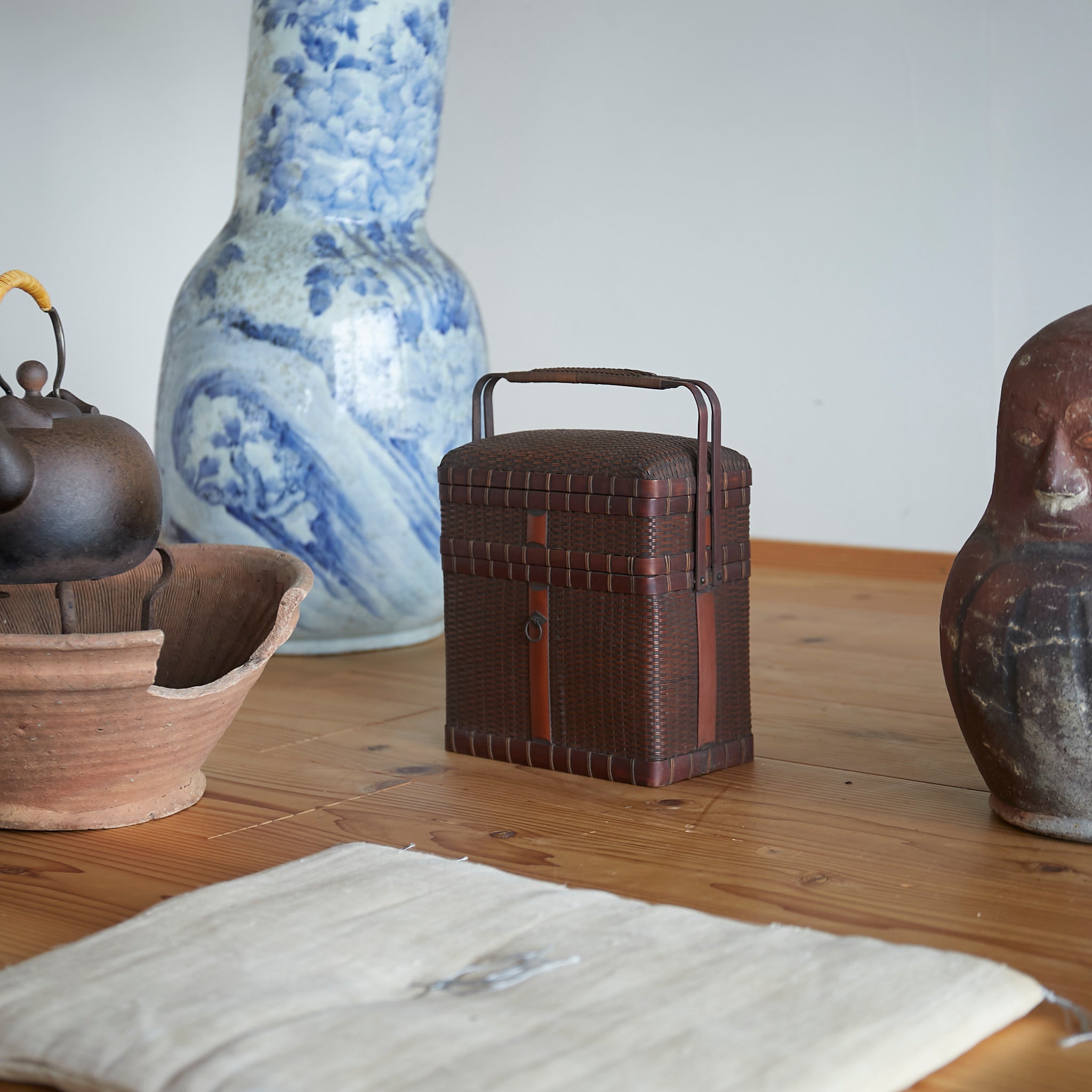CESTA CON ASA DE BAMBÚ, Período Meiji–Taisho(1868–1926 d. C.)