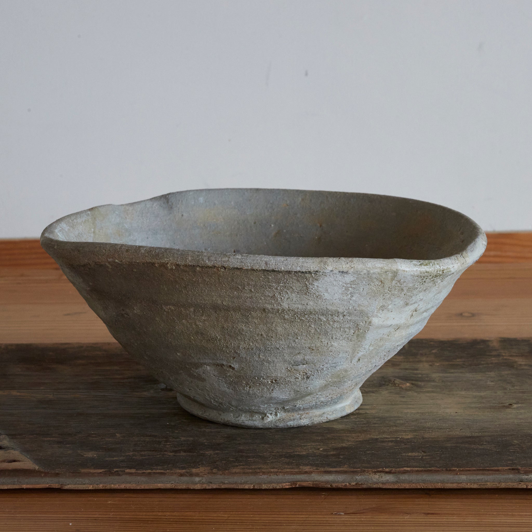 CUENCO CON PICO GRANDE, Sanage, Período Kamakura(1185–1333 d. C.)