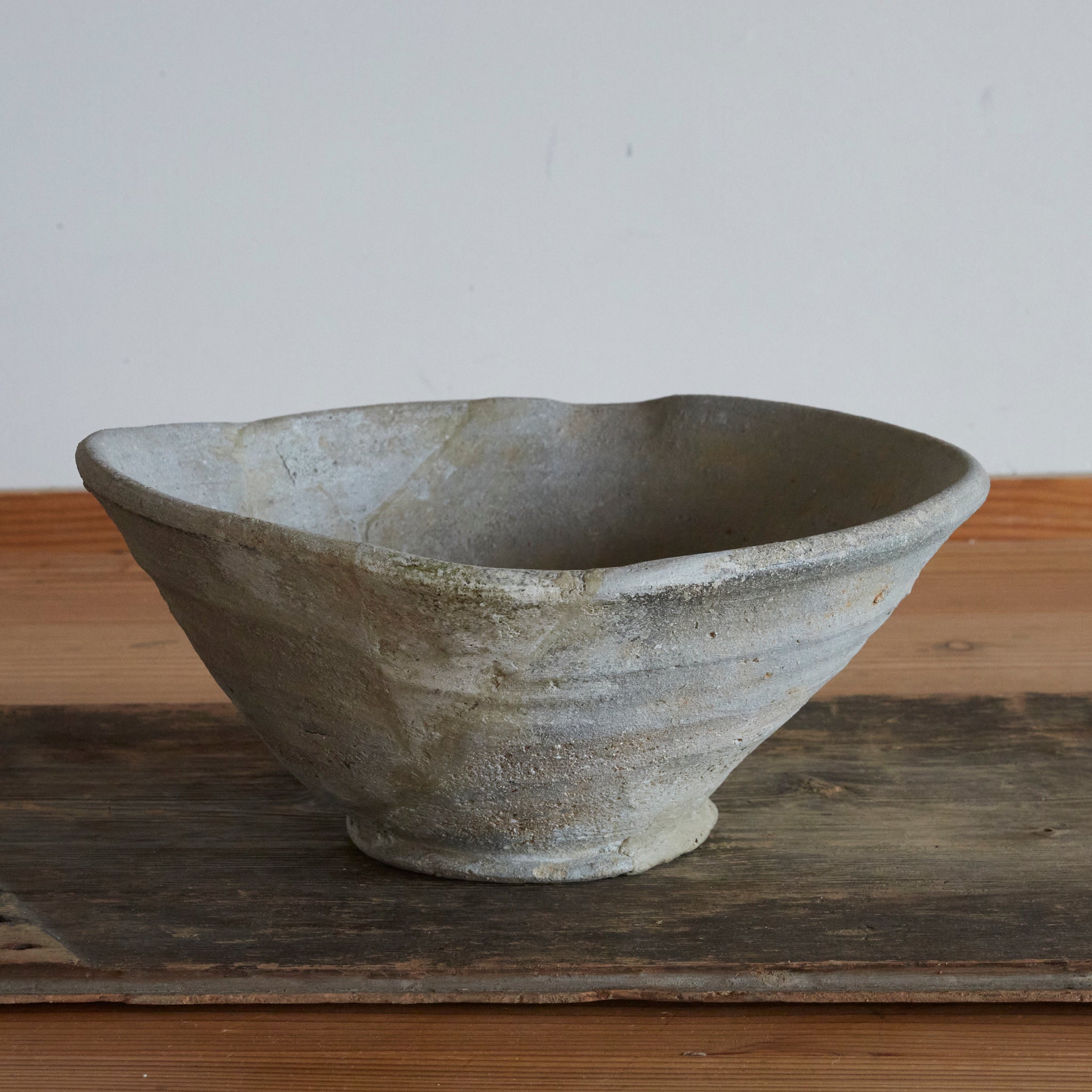 CUENCO CON PICO GRANDE, Sanage, Período Kamakura(1185–1333 d. C.)