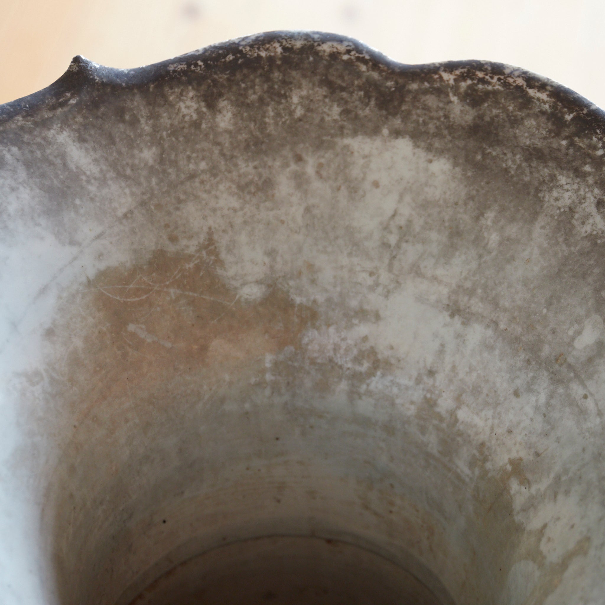 JARRA GRANDE, base anular con arena adherida