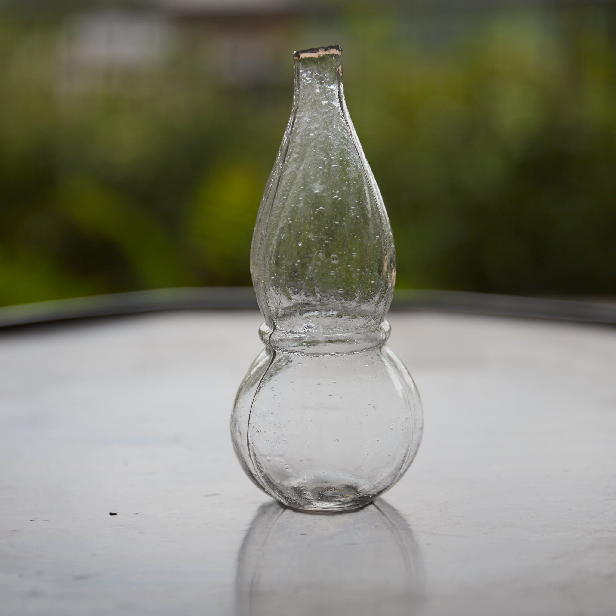 BOTELLA EN FORMA DE CALABAZA DE VIDRIO PEQUEÑA, Período Meiji–Taisho(1868–1926 d. C.)