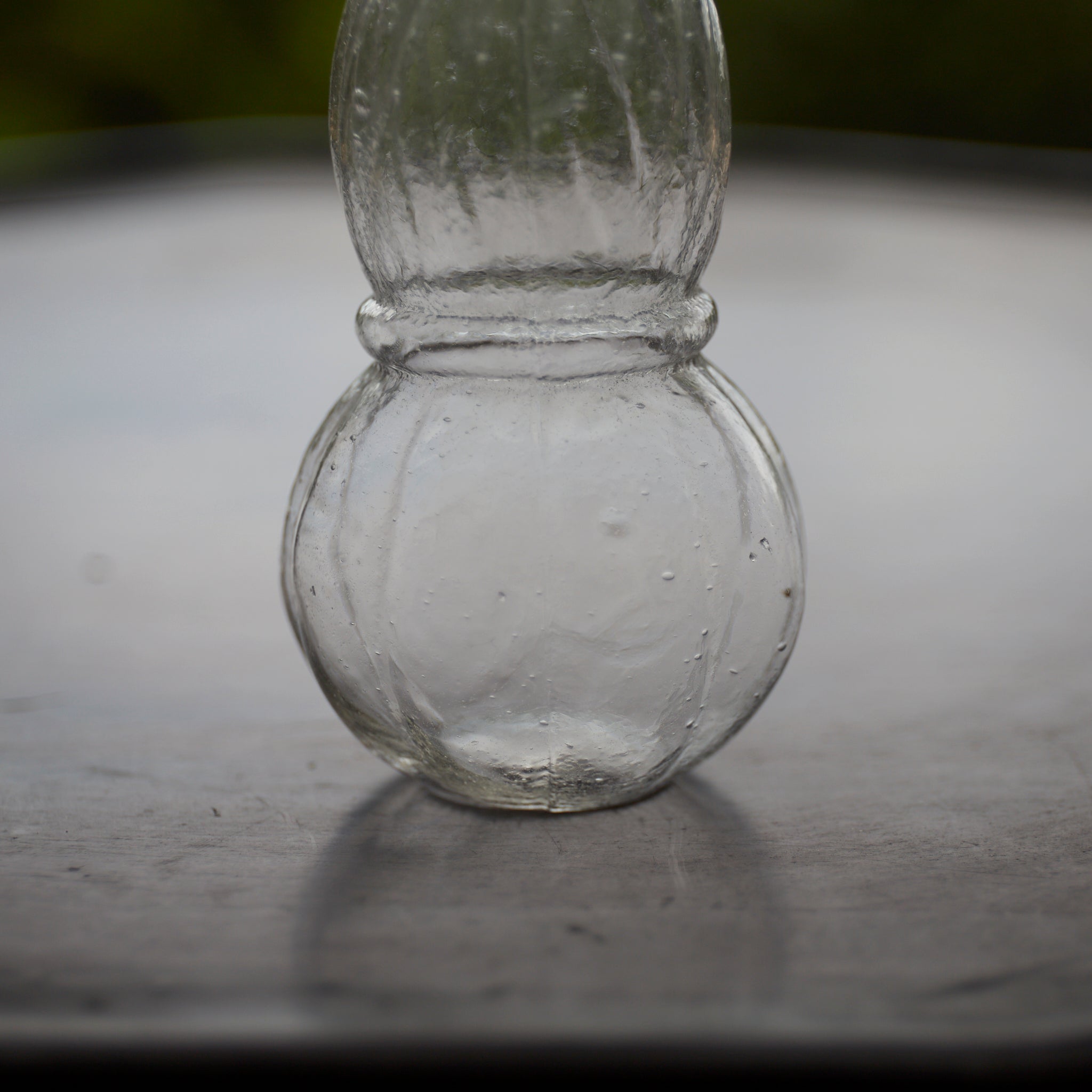 BOTELLA EN FORMA DE CALABAZA DE VIDRIO PEQUEÑA, Período Meiji–Taisho(1868–1926 d. C.)