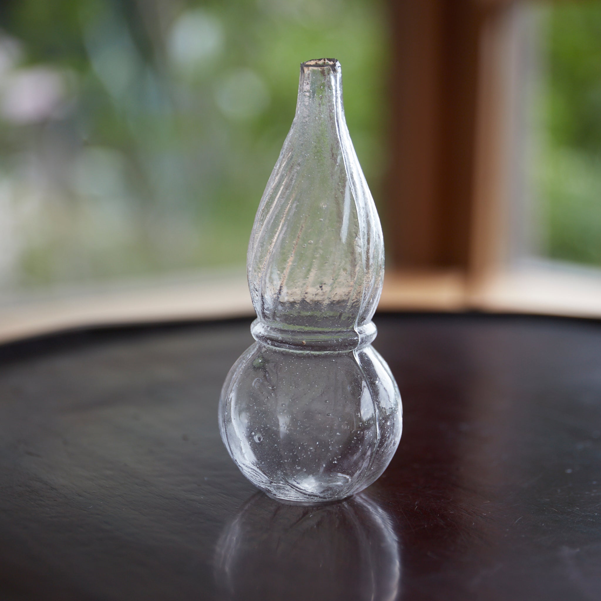 BOTELLA EN FORMA DE CALABAZA DE VIDRIO PEQUEÑA, Período Meiji–Taisho(1868–1926 d. C.)
