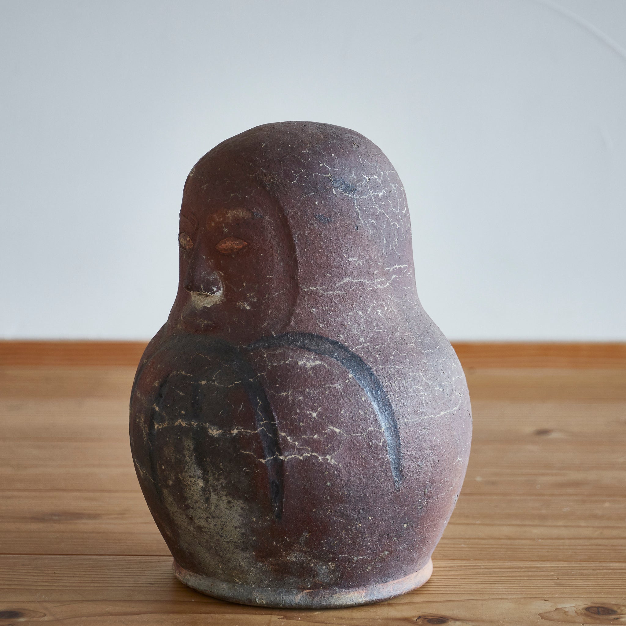 BRASERO CON FORMA DE DARUMA, Mingei, Período Meiji(1868–1912 d. C.)