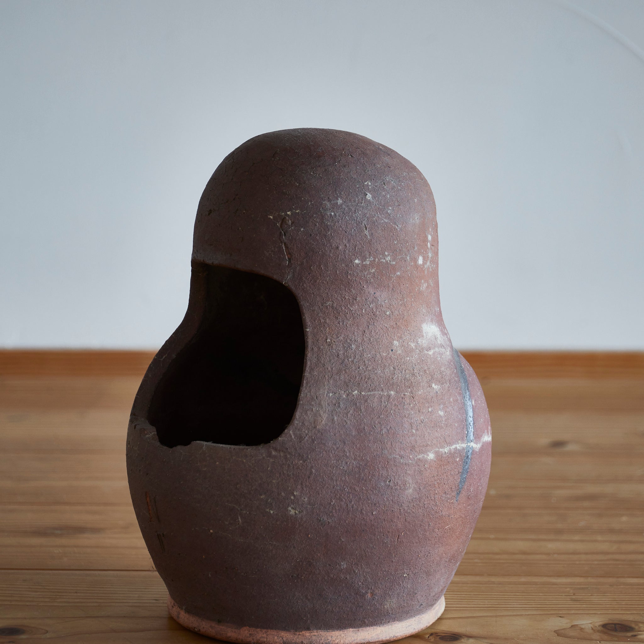 BRASERO CON FORMA DE DARUMA, Mingei, Período Meiji(1868–1912 d. C.)