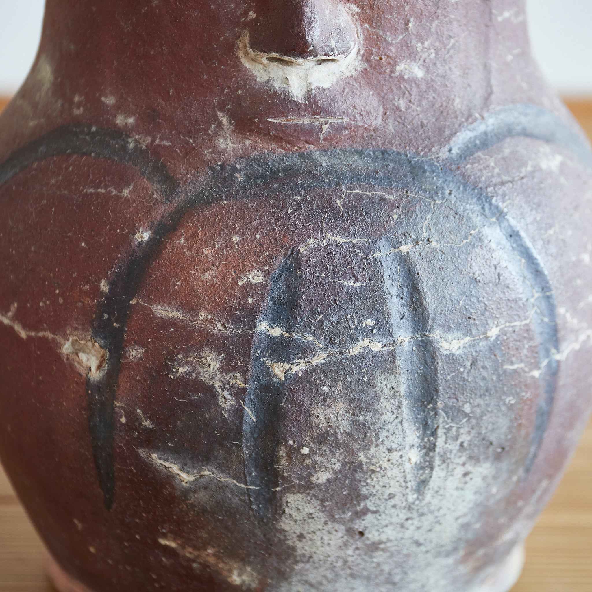 BRASERO CON FORMA DE DARUMA, Mingei, Período Meiji(1868–1912 d. C.)