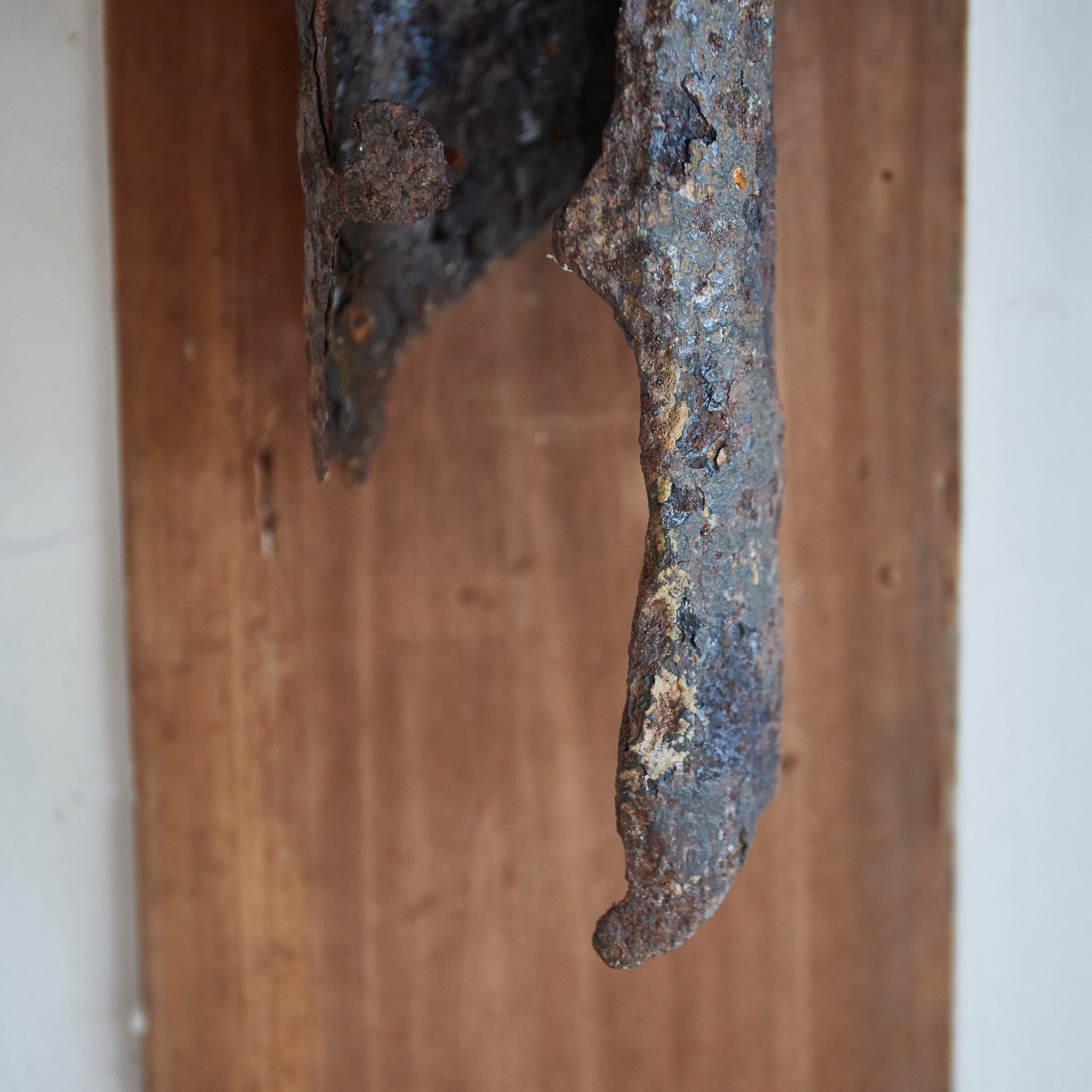 COLGANTE DE PARED DE HIERRO ANTIGUO OXIDADO