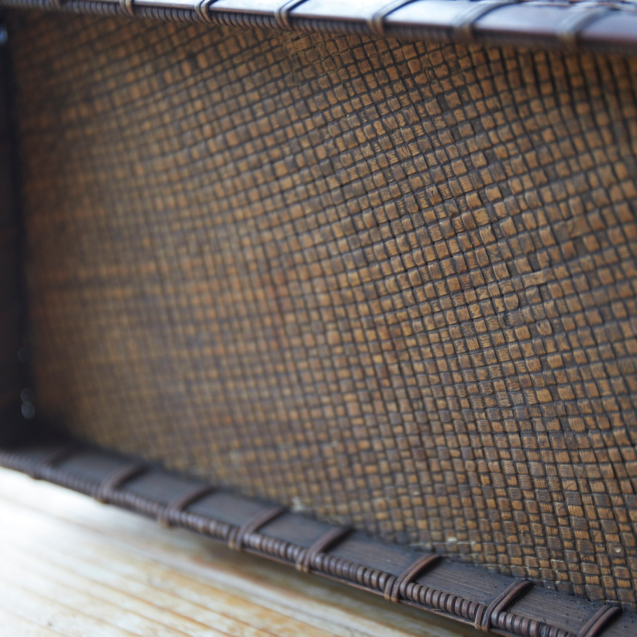 CESTA CON ASA DE BAMBÚ, Período Meiji–Taisho(1868–1926 d. C.)