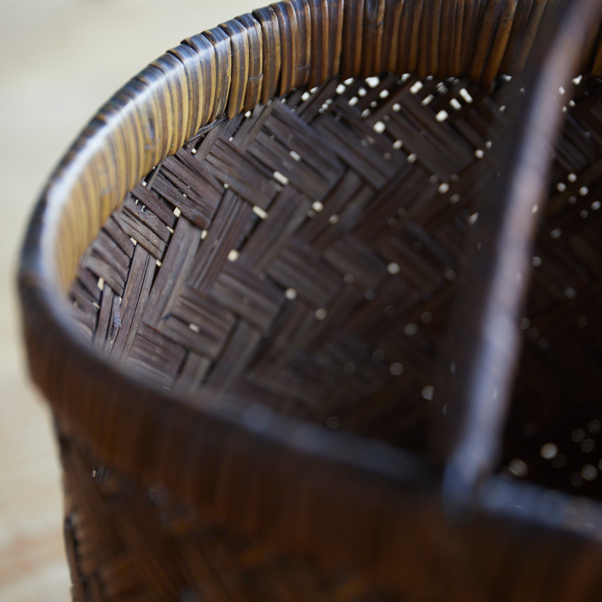 CESTA DE BAMBÚ TEJIDO, Período Taisho(1912–1926 d. C.)