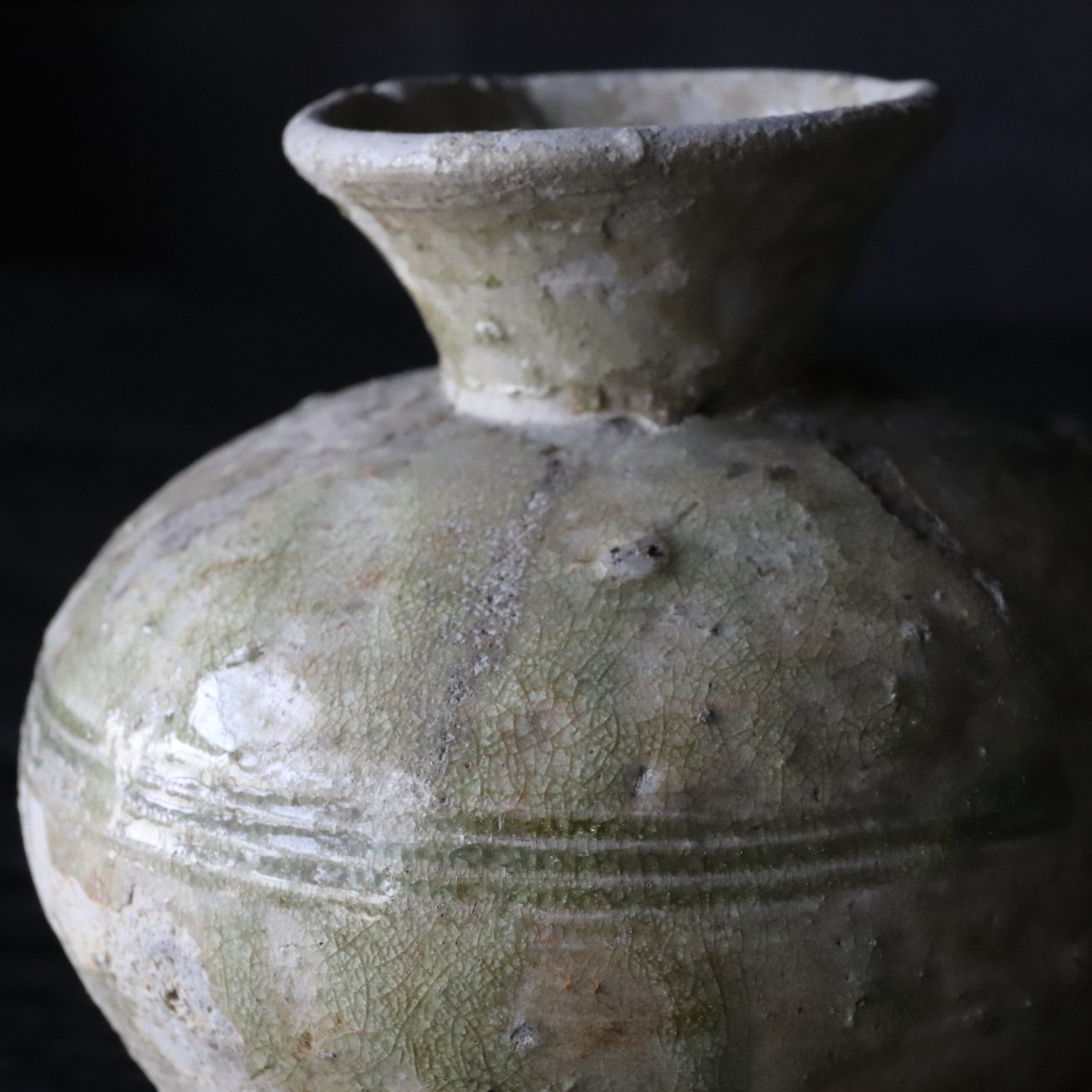 جرة برقبة قصيرة، فرن ساناغه ، فترة كاماكورا(1185–1333 ميلاديًا)