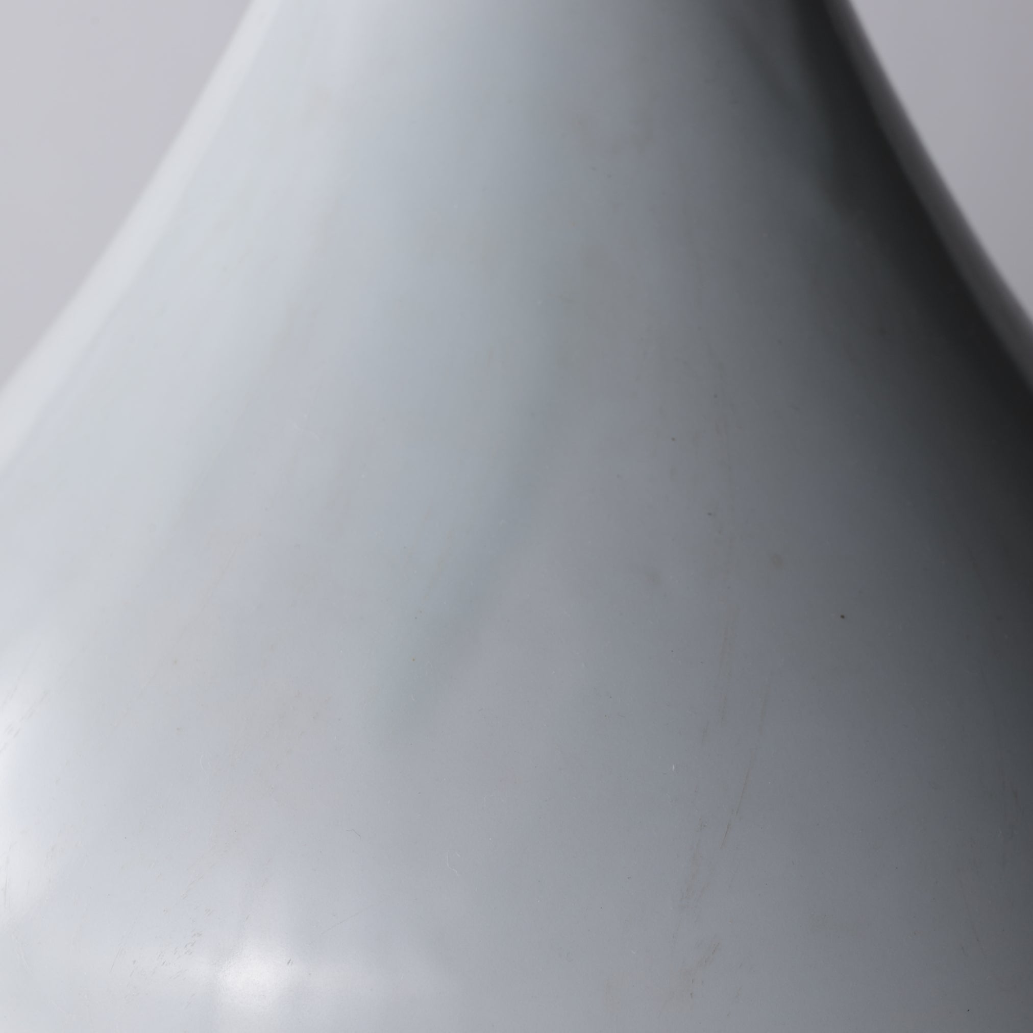RÜBENFÖRMIGE FLASCHE, Weißporzellan, Joseon-Dynastie(1392–1897 n. Chr.)