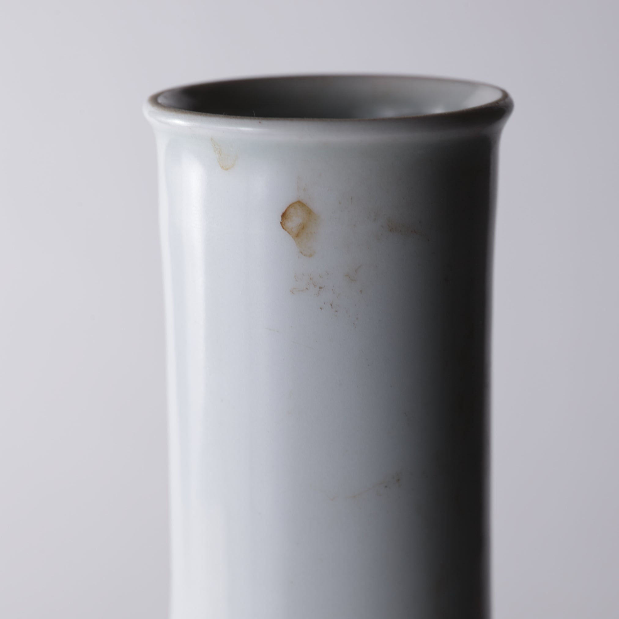 RÜBENFÖRMIGE FLASCHE, Weißporzellan, Joseon-Dynastie(1392–1897 n. Chr.)