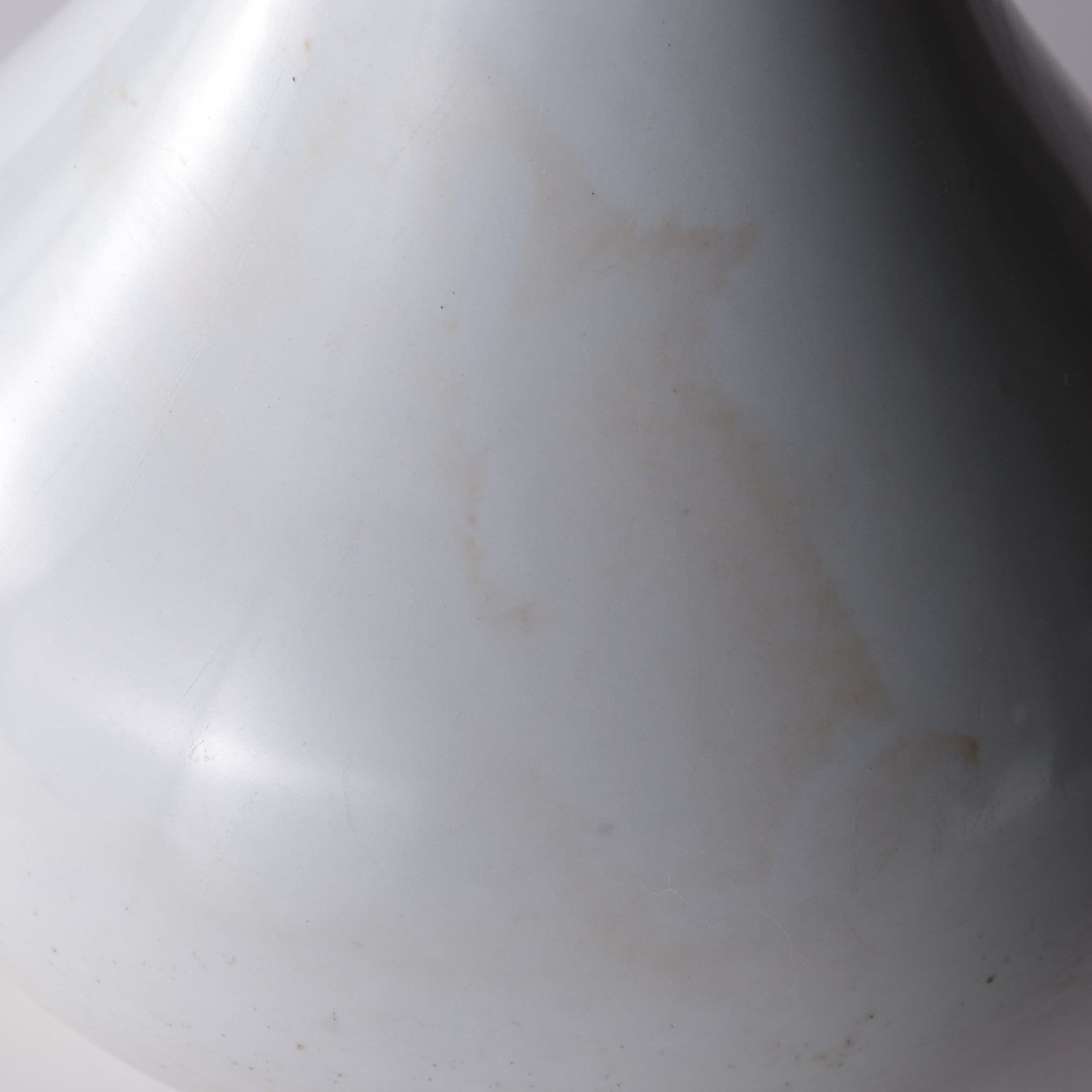 RÜBENFÖRMIGE FLASCHE, Weißporzellan, Joseon-Dynastie(1392–1897 n. Chr.)